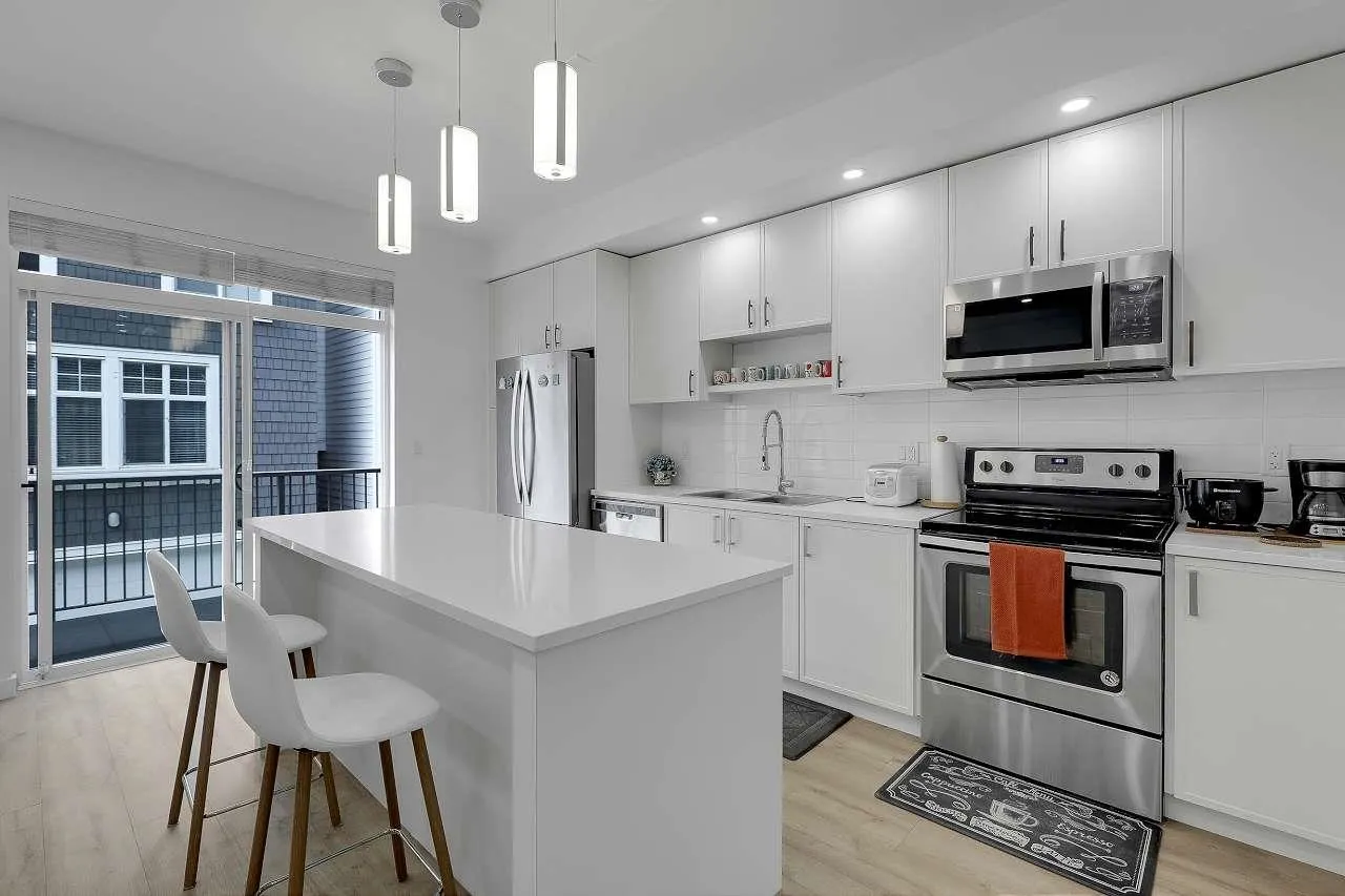 10433 158 Street #8