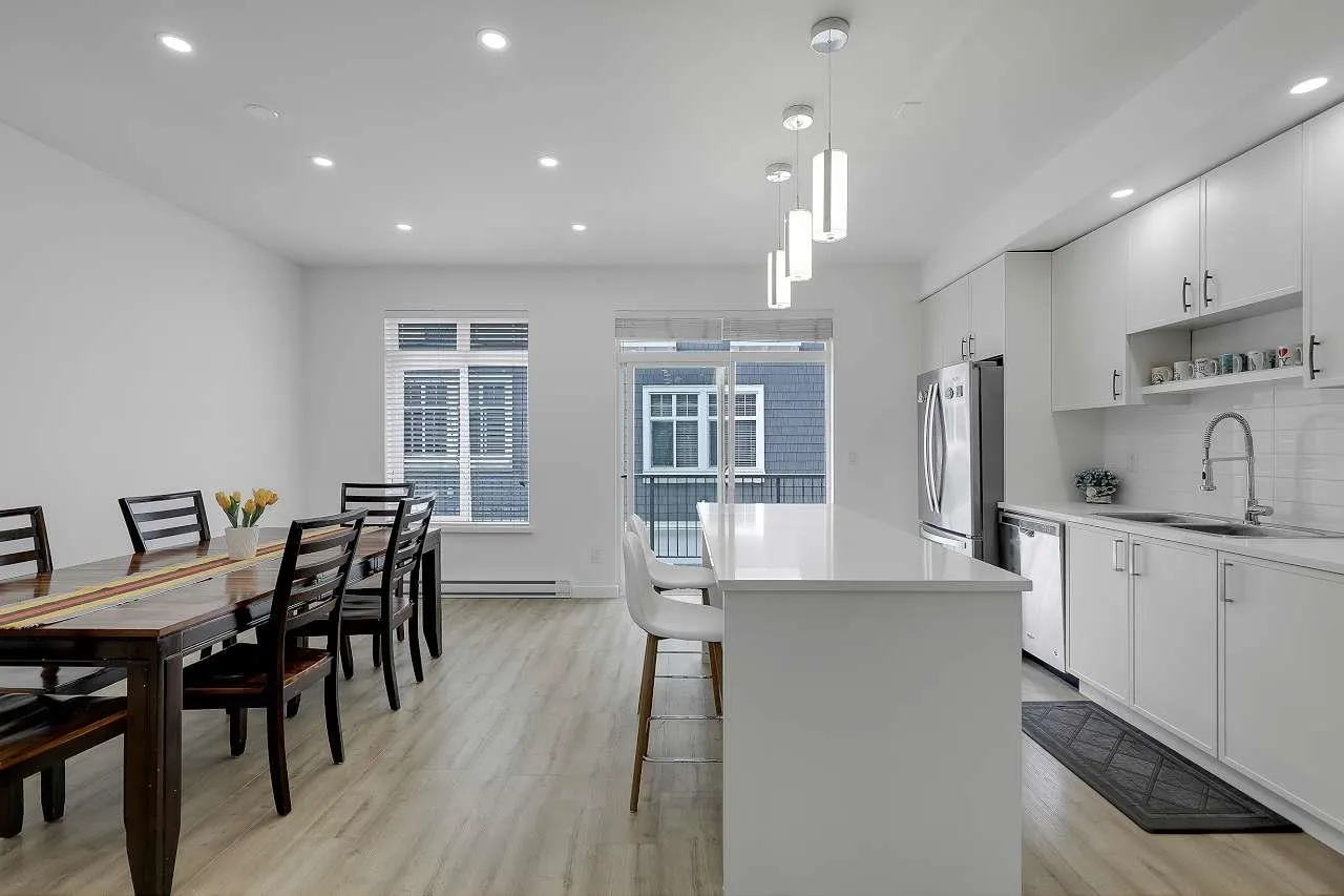 10433 158 Street #8