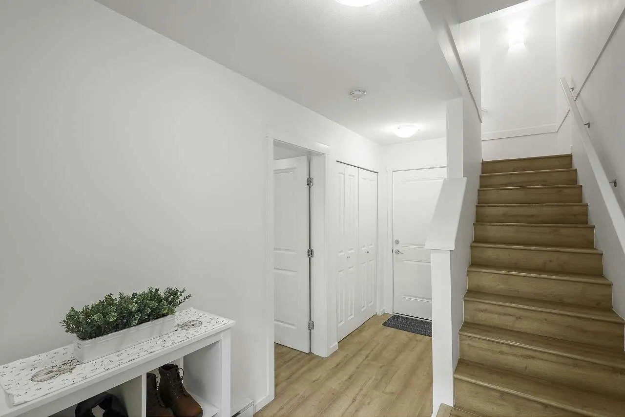 10433 158 Street #8