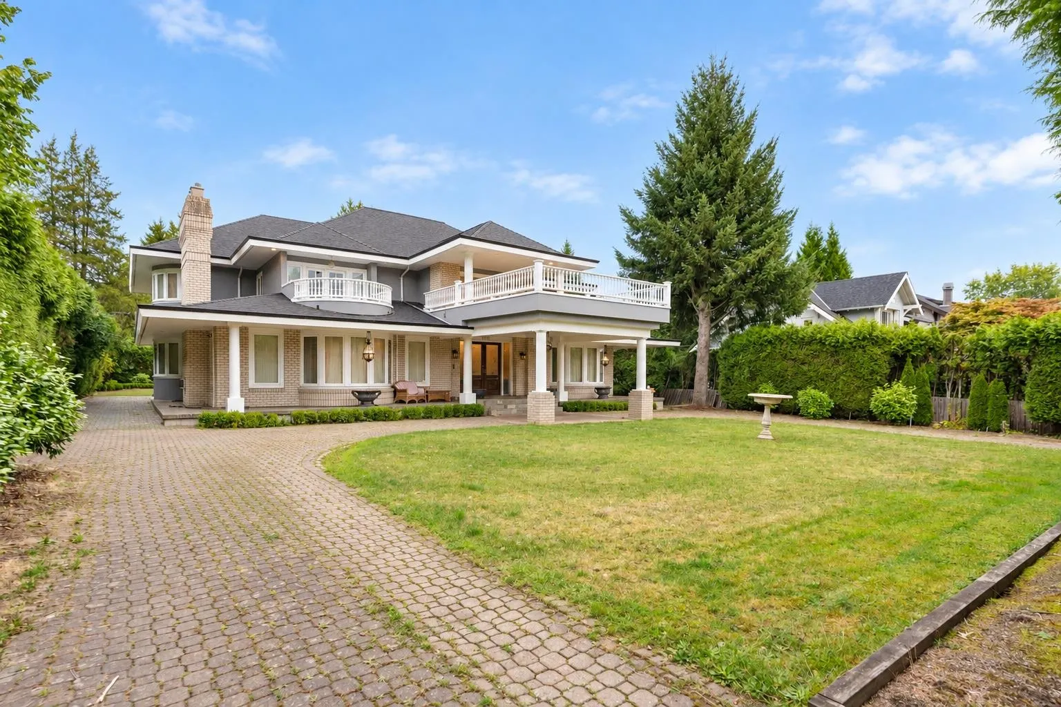 1277 W King Edward Avenue