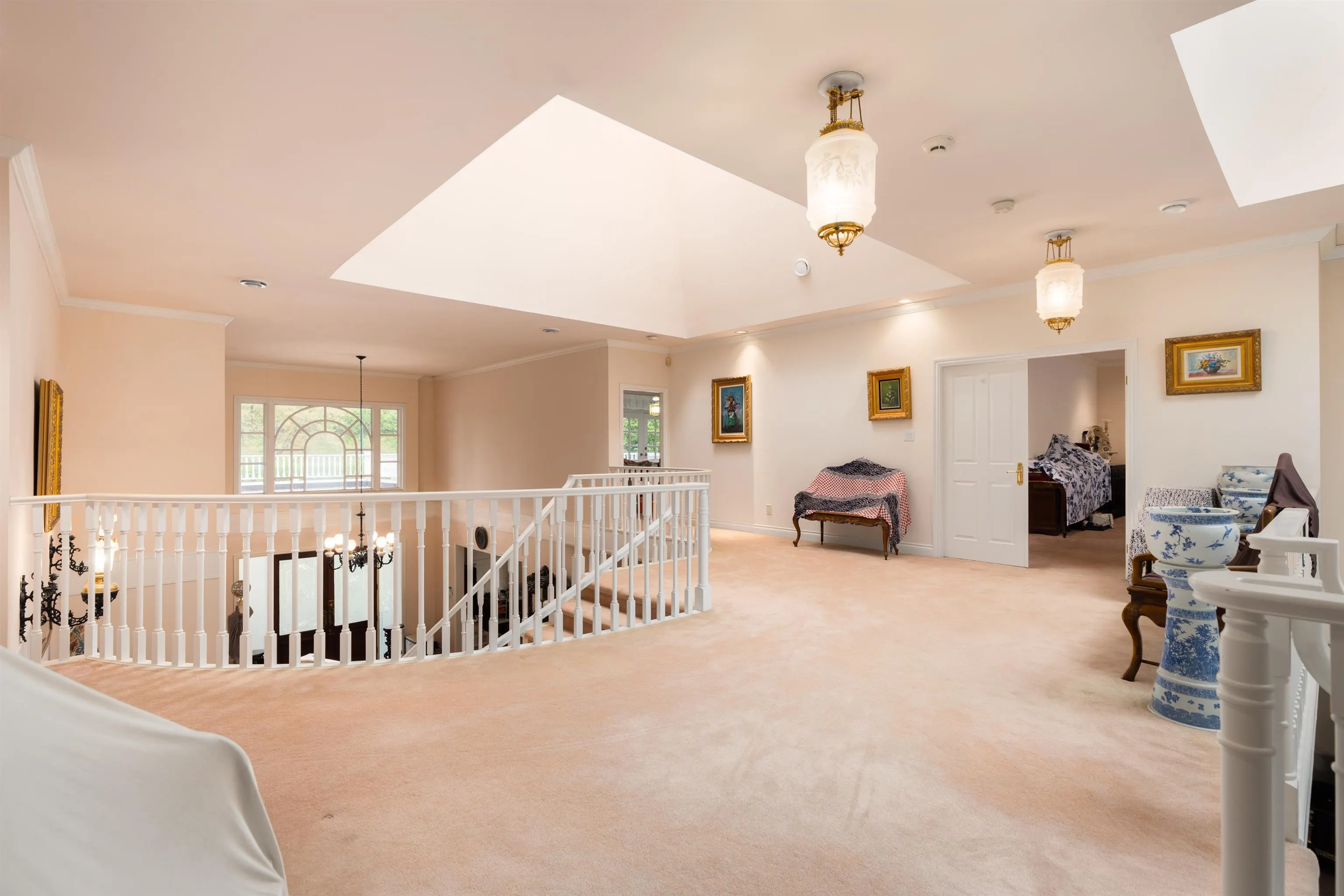 1277 W King Edward Avenue