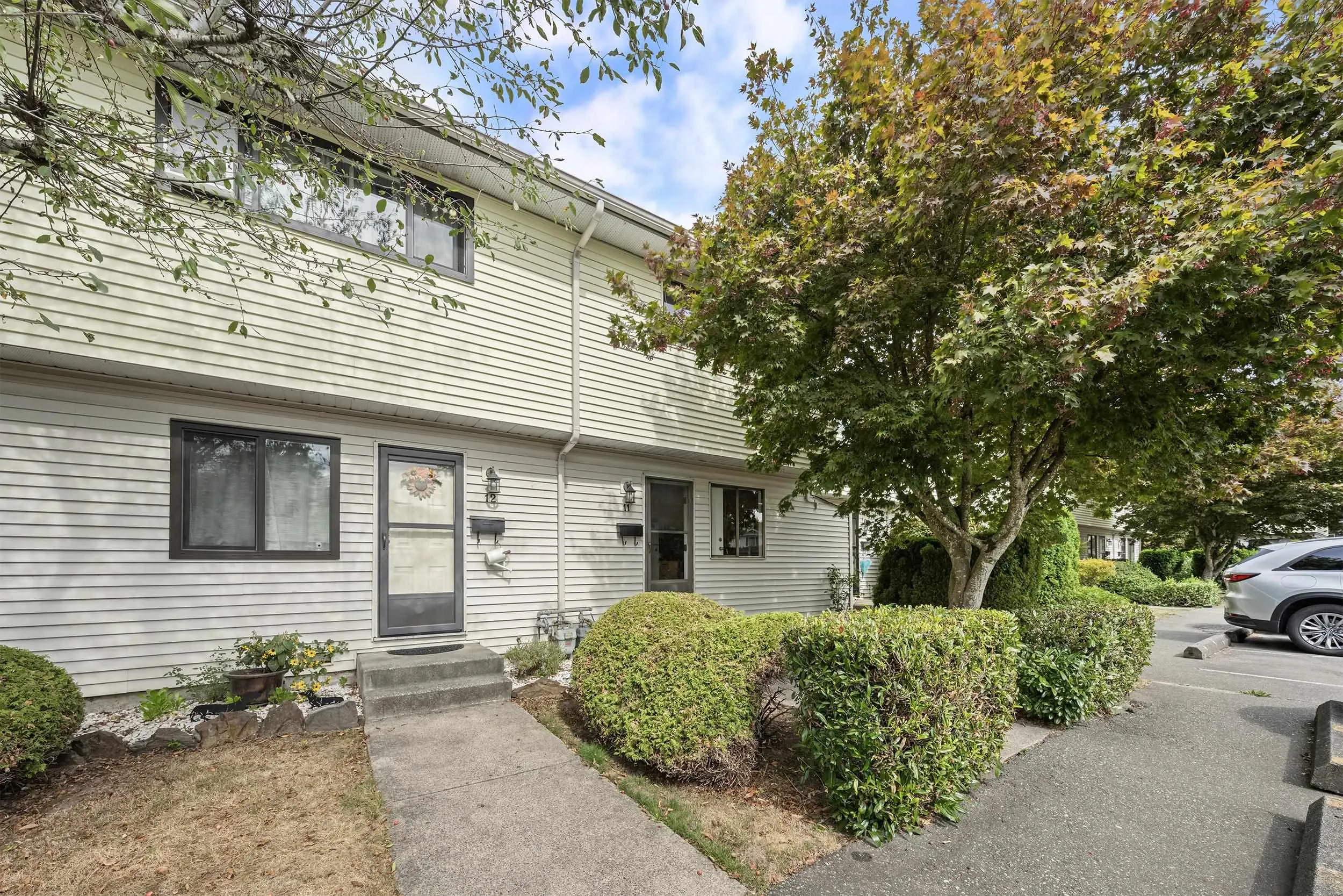 5351 200 Street #11