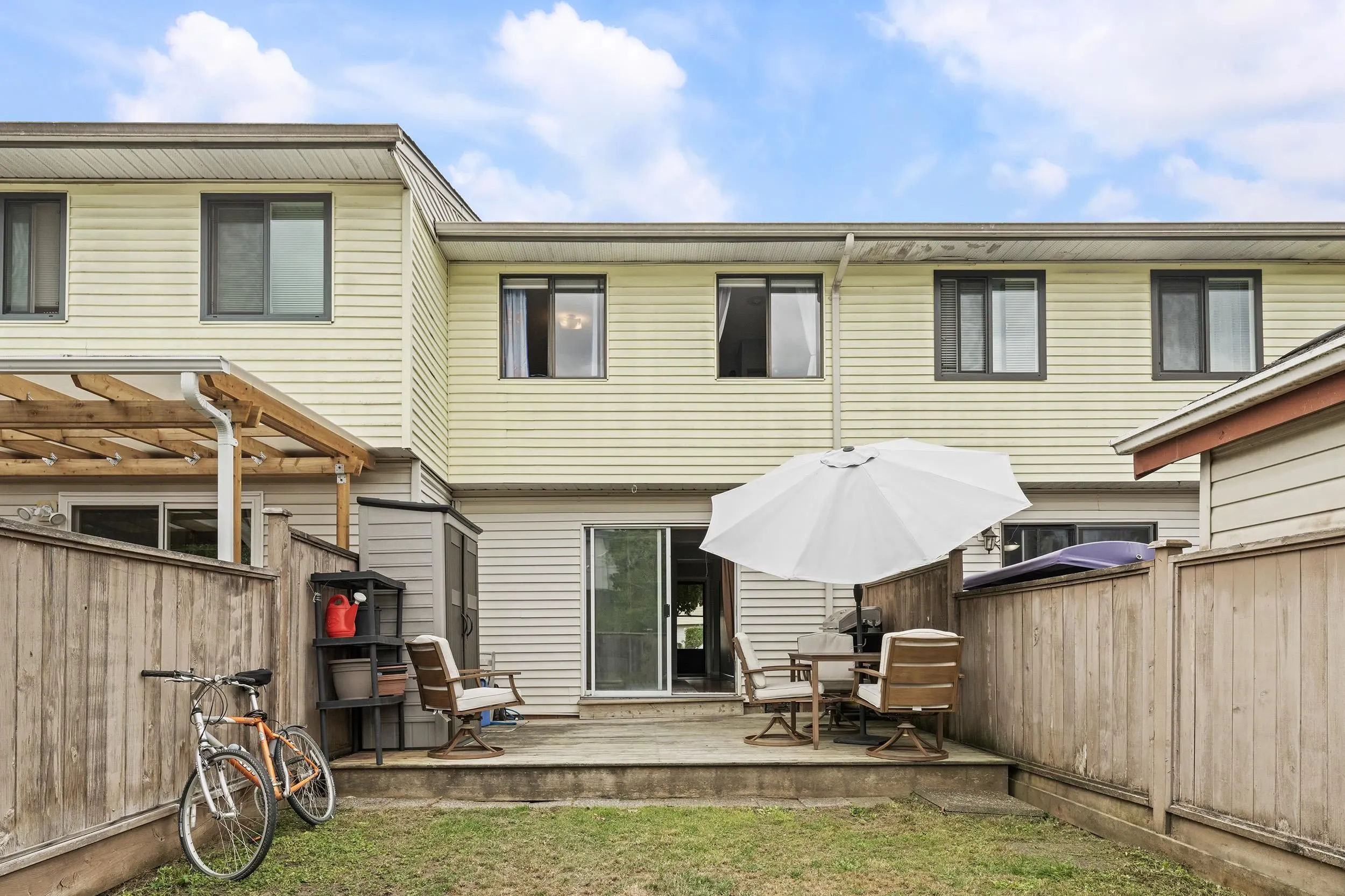 5351 200 Street #11