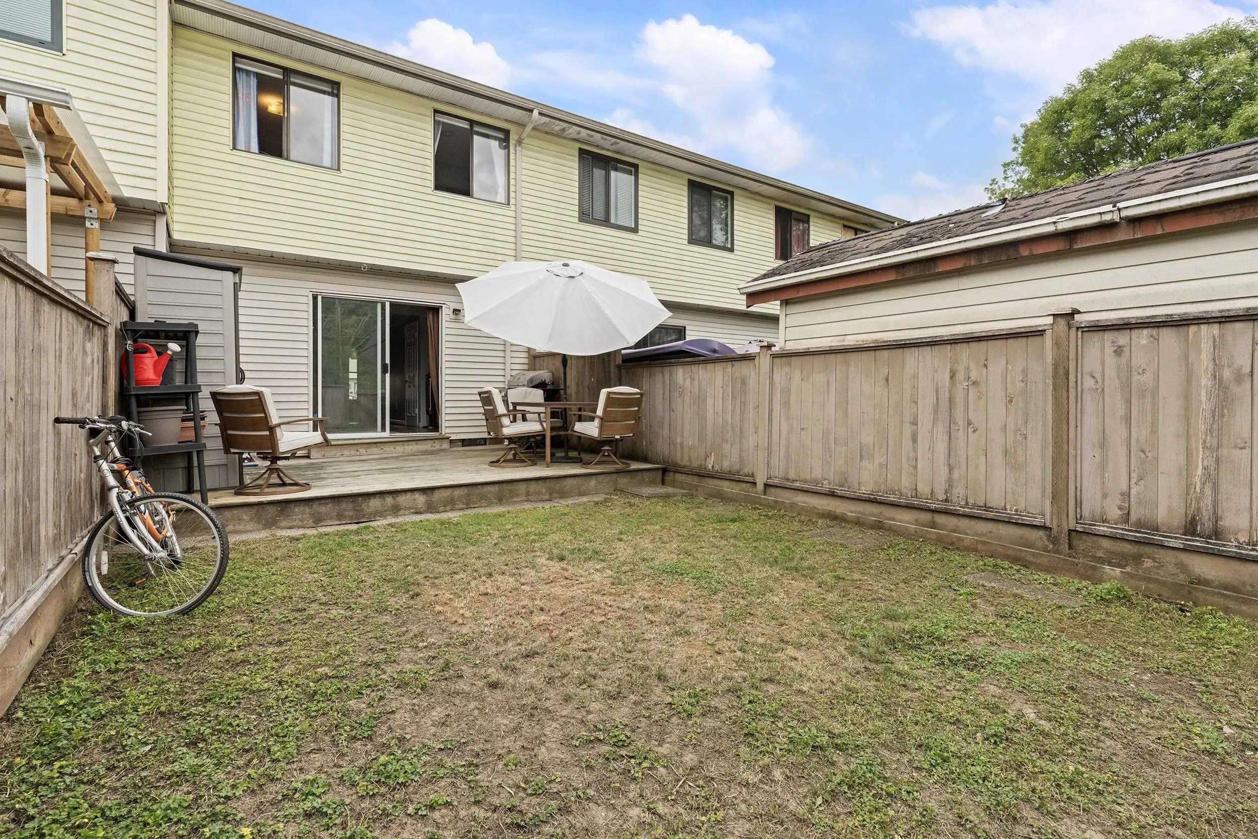 5351 200 Street #11