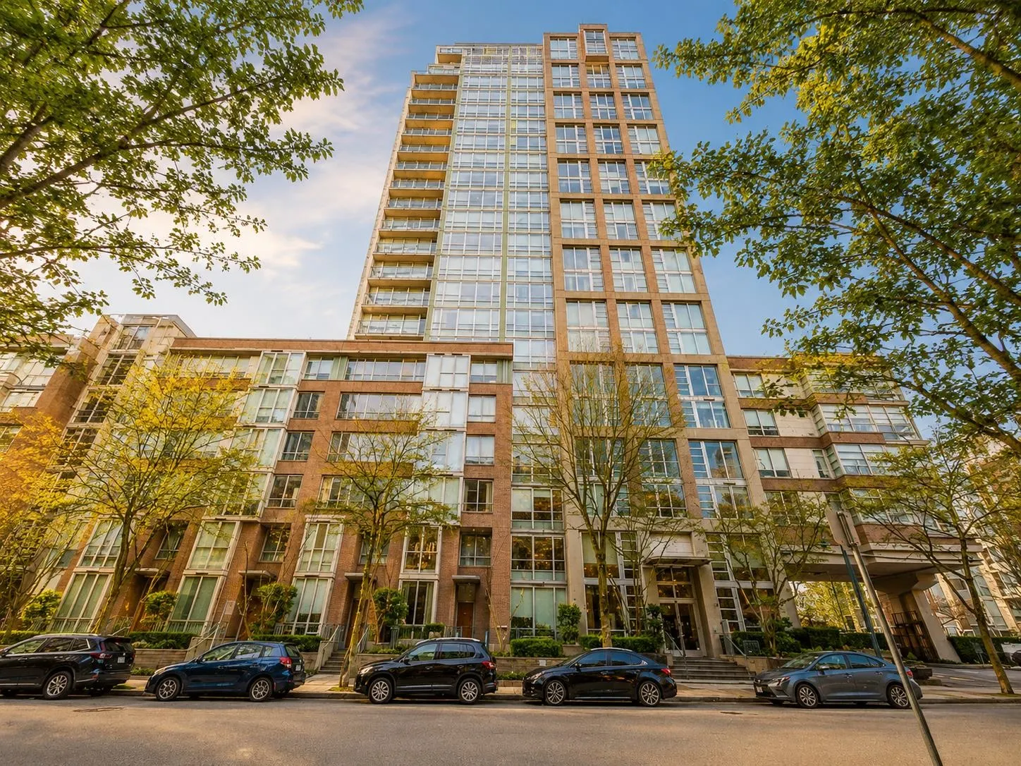 1228 Marinaside Crescent Street #608