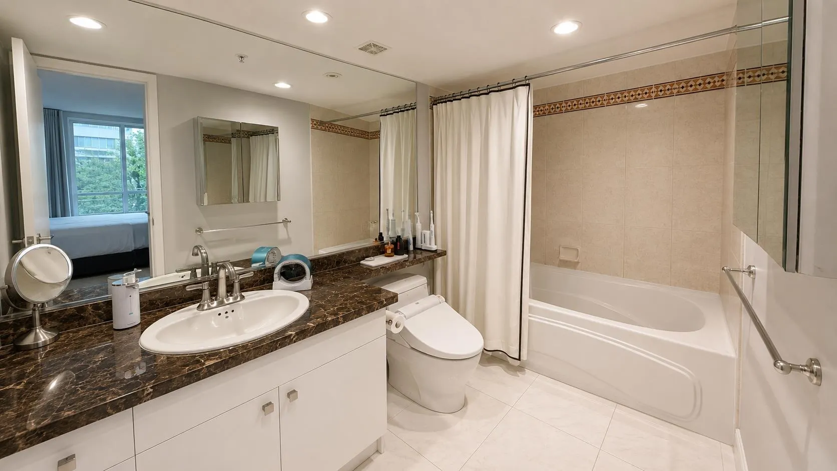 1228 Marinaside Crescent Street #608