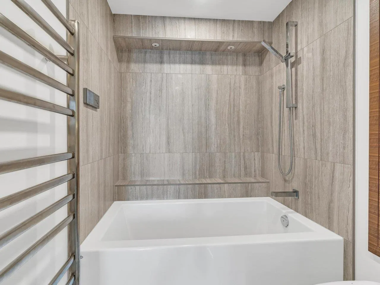 1033 Marinaside Crescent #2105