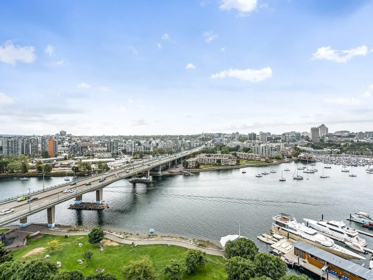 1033 Marinaside Crescent #2105
