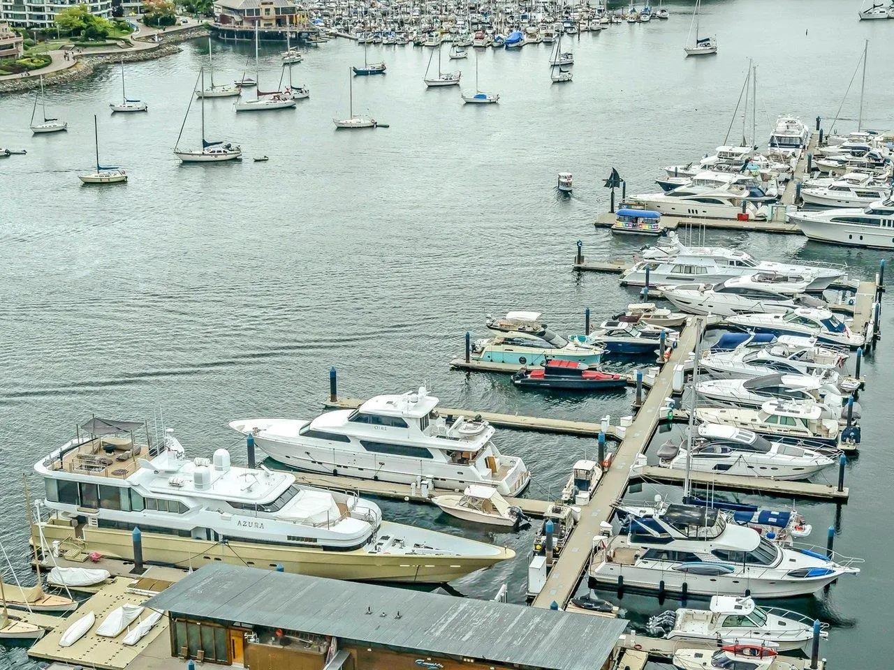 1033 Marinaside Crescent #2105