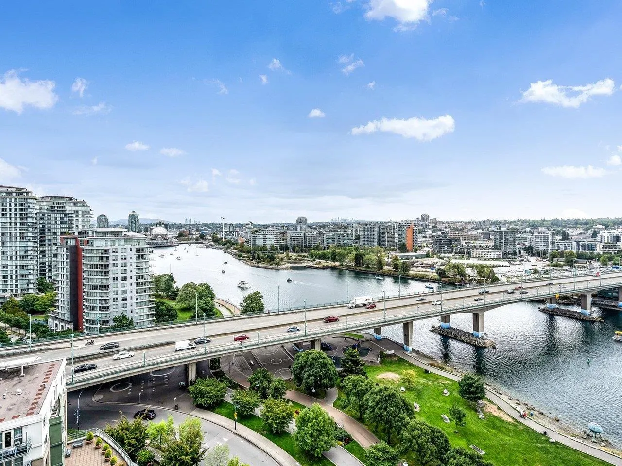1033 Marinaside Crescent #2105