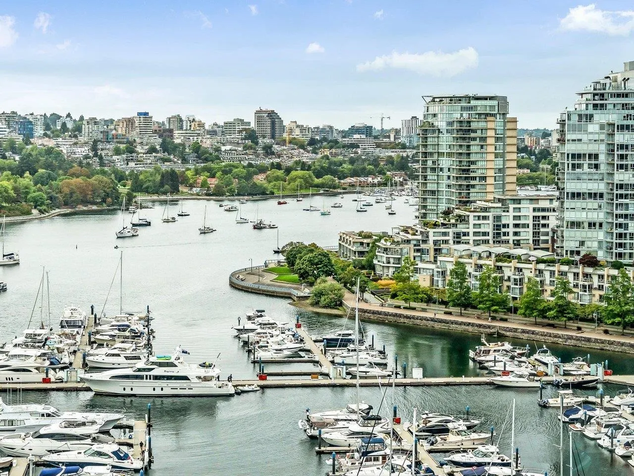1033 Marinaside Crescent #2105