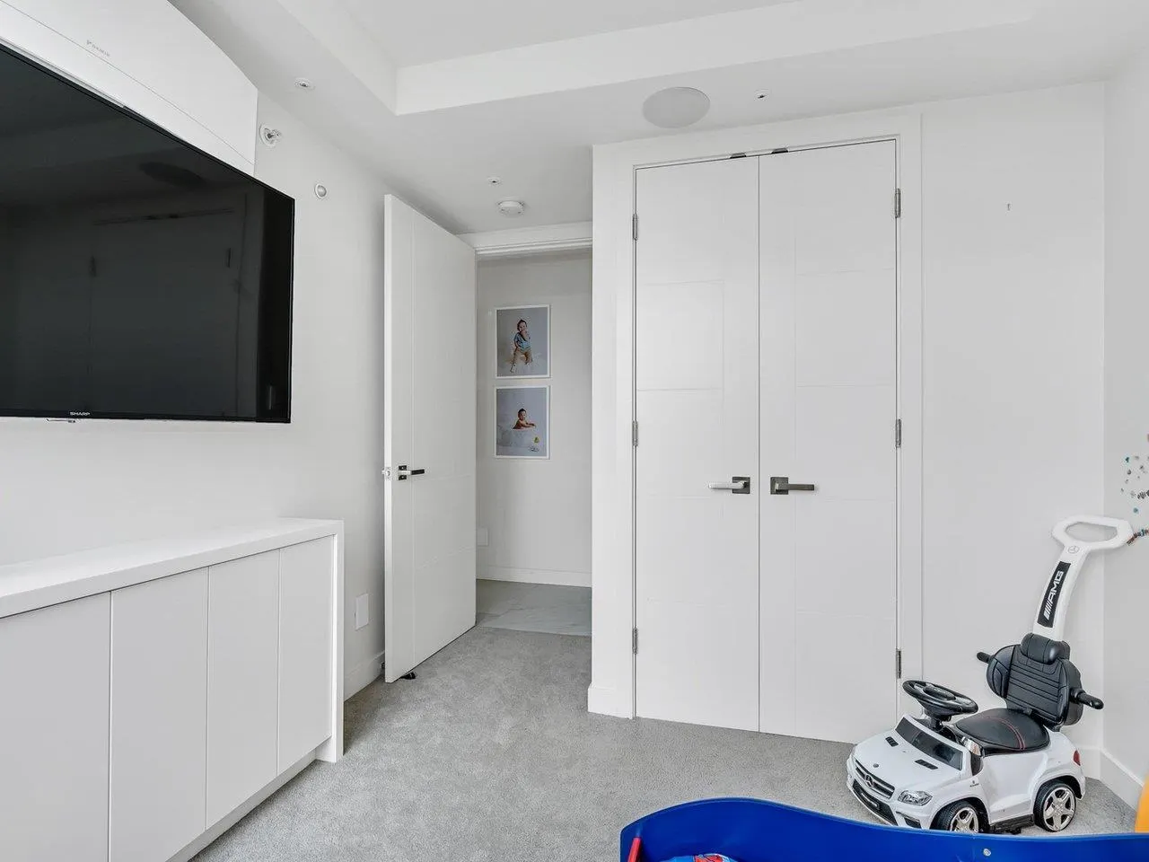 1033 Marinaside Crescent #2105