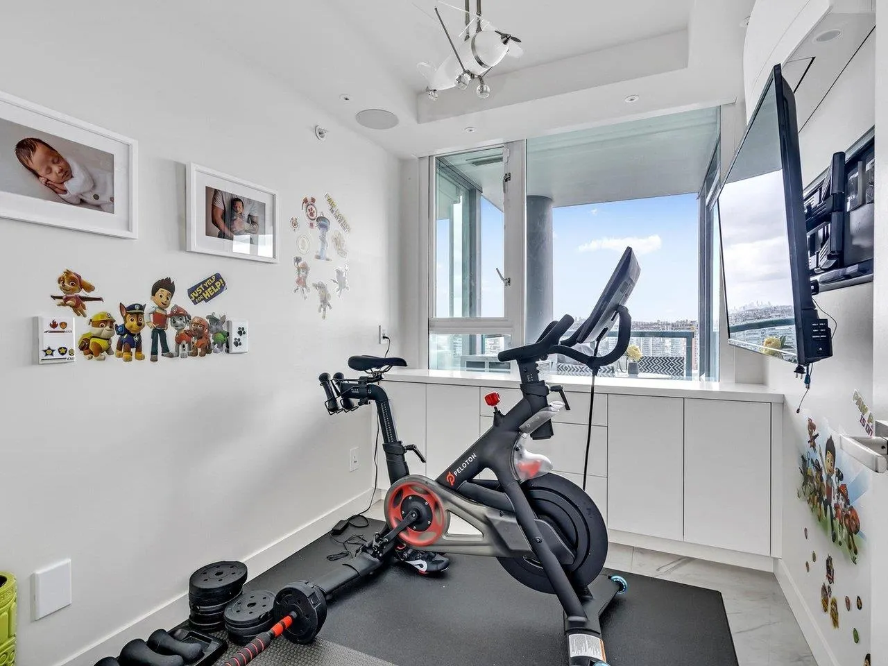 1033 Marinaside Crescent #2105