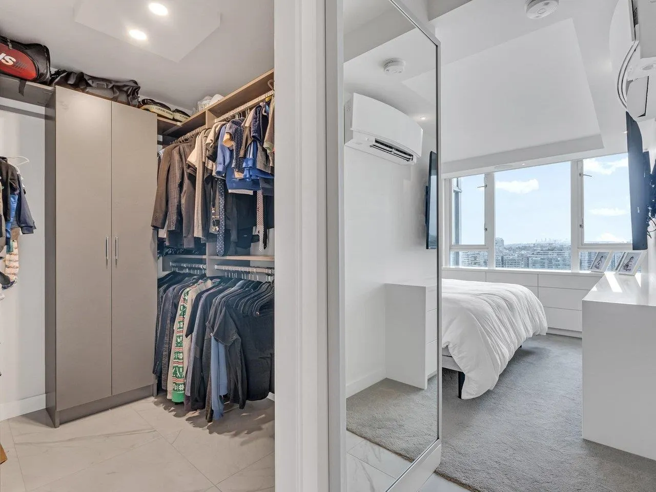 1033 Marinaside Crescent #2105