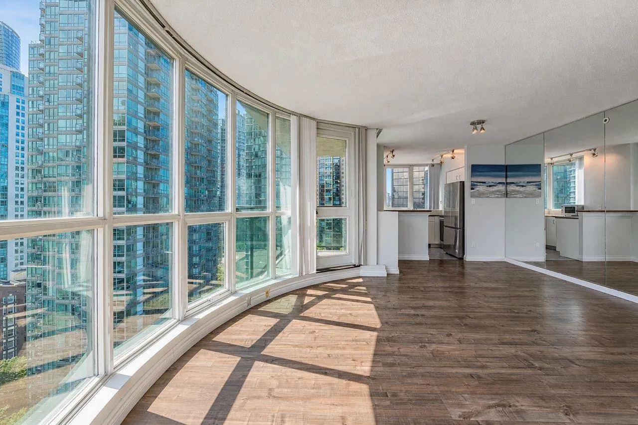 588 Broughton Street #1806