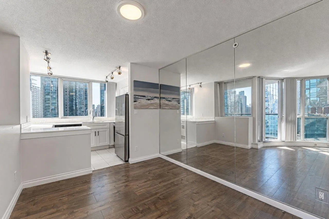 588 Broughton Street #1806