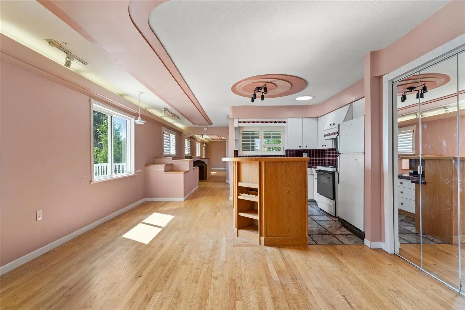 2034 Majestic Crescent