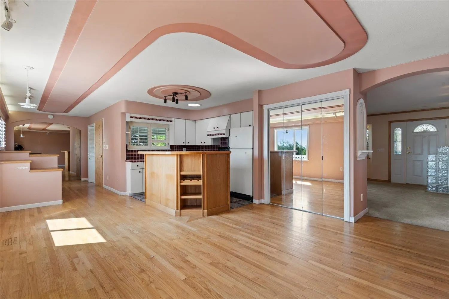 2034 Majestic Crescent