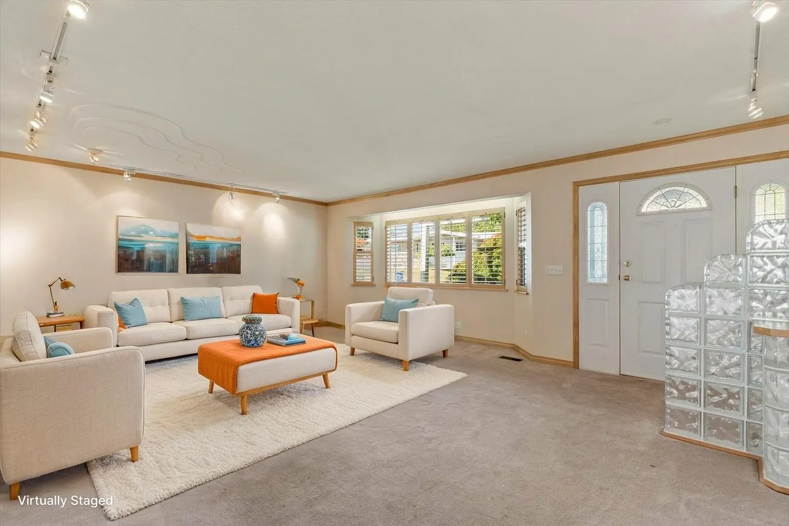 2034 Majestic Crescent