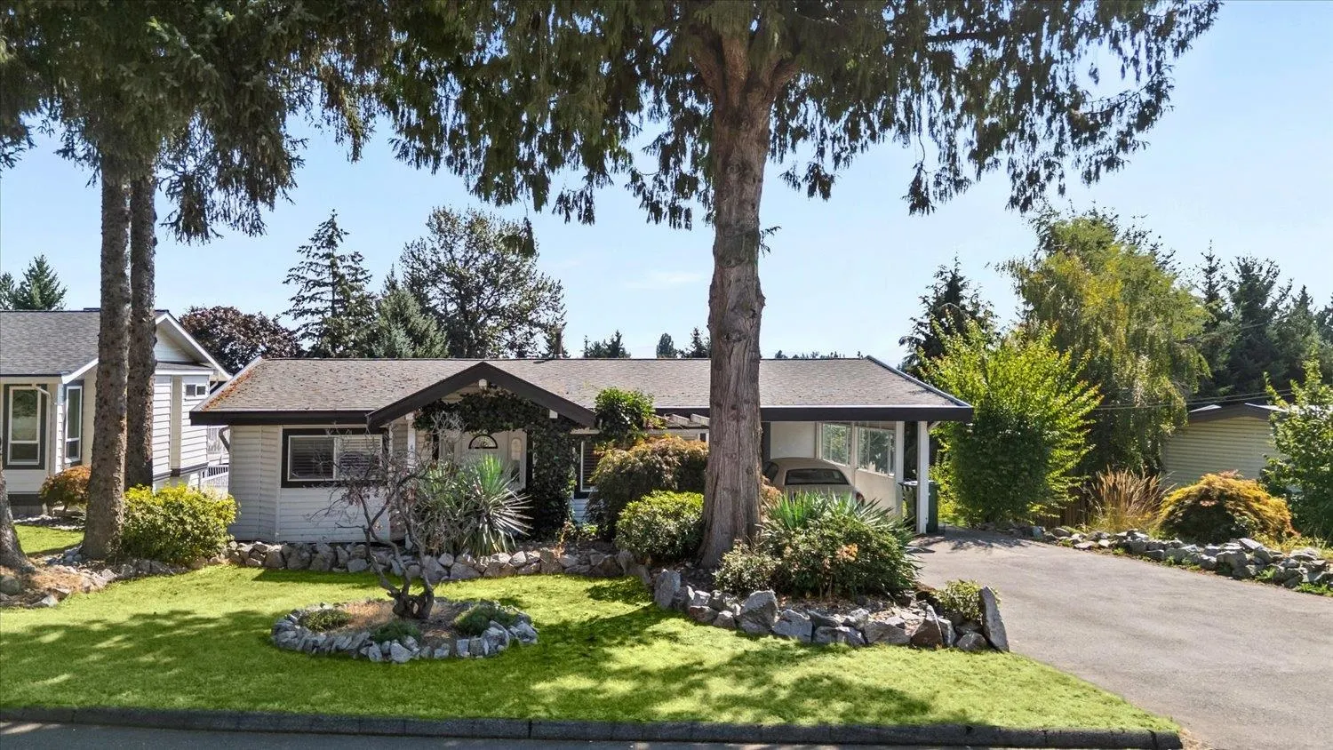 2034 Majestic Crescent