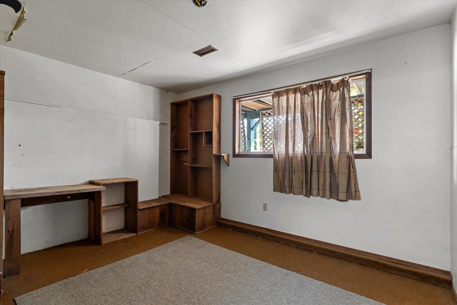 2034 Majestic Crescent