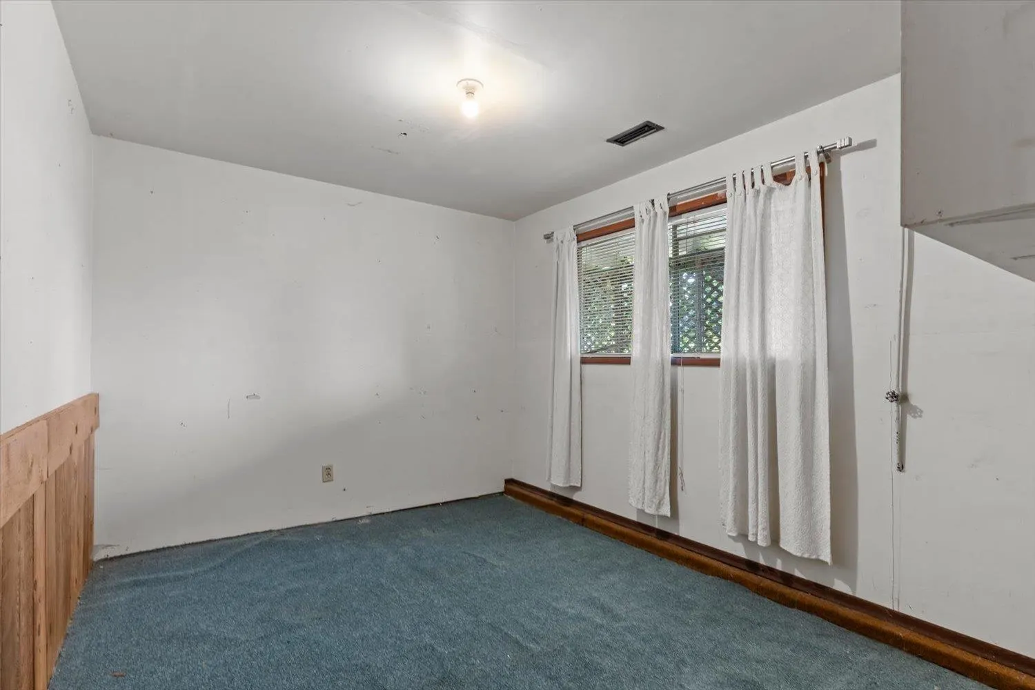 2034 Majestic Crescent