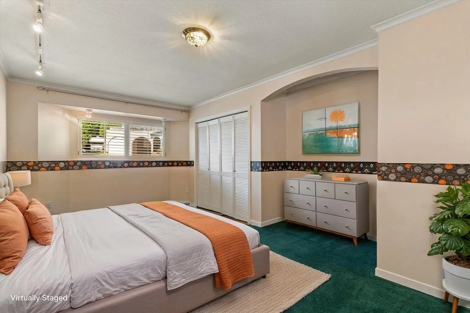 2034 Majestic Crescent