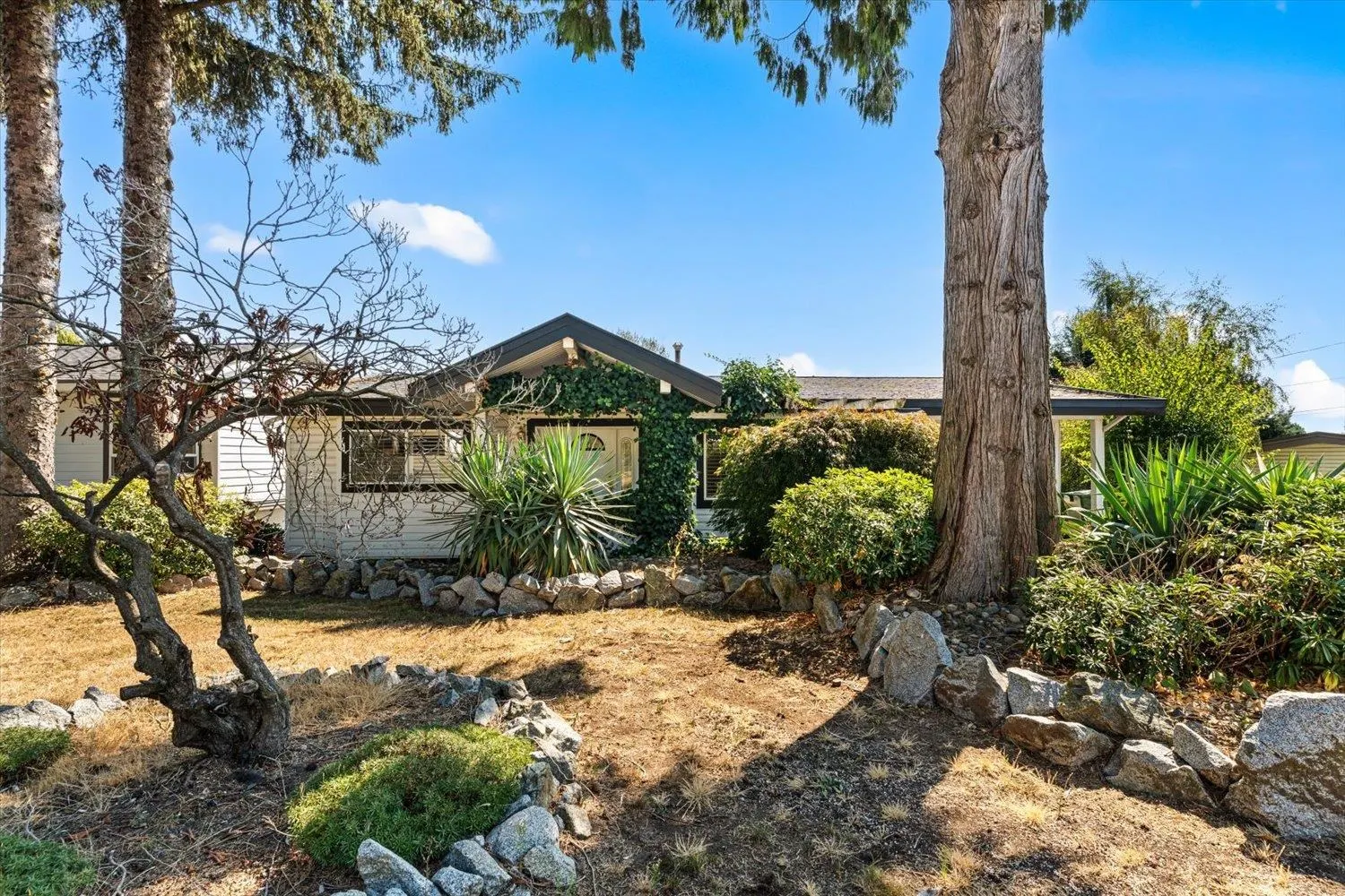 2034 Majestic Crescent