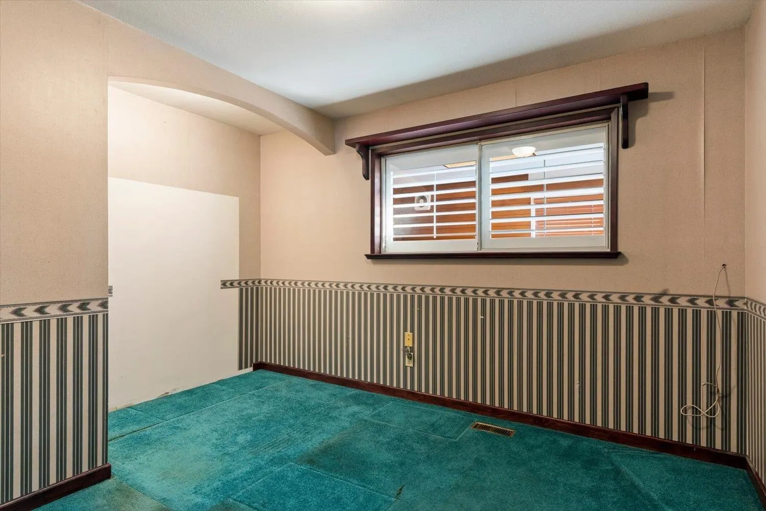 2034 Majestic Crescent