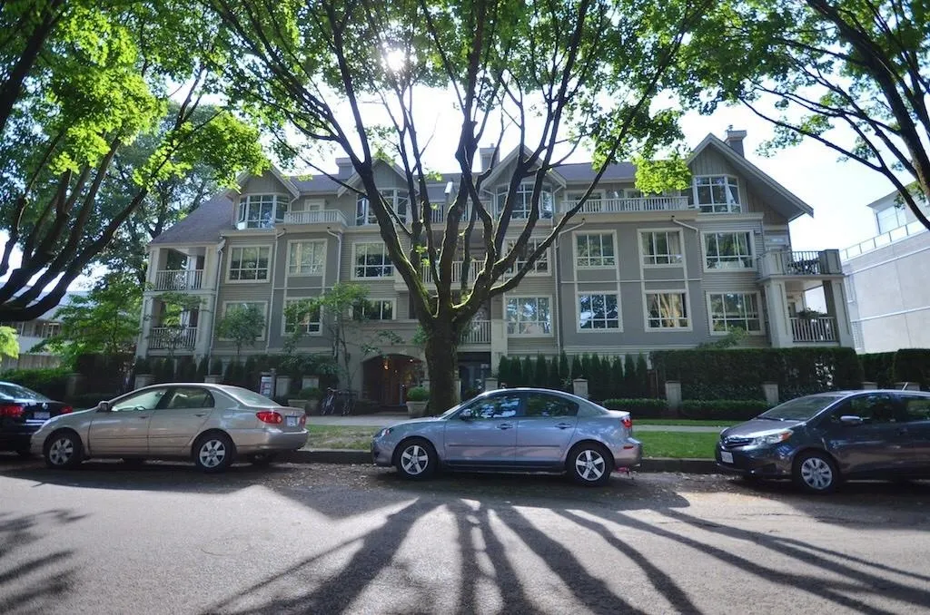 2755 Maple Street #304