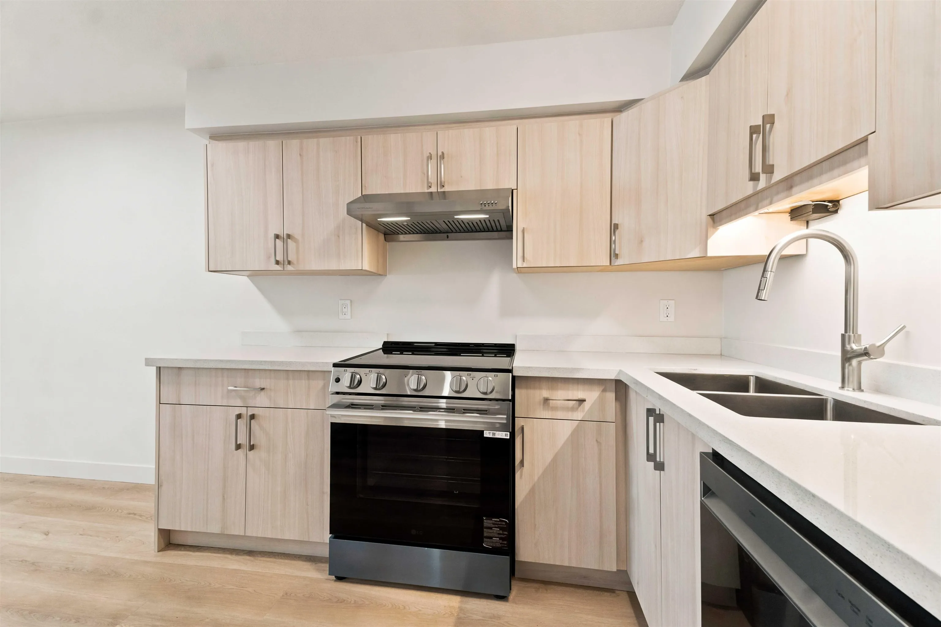 2928 Commercial Drive #301
