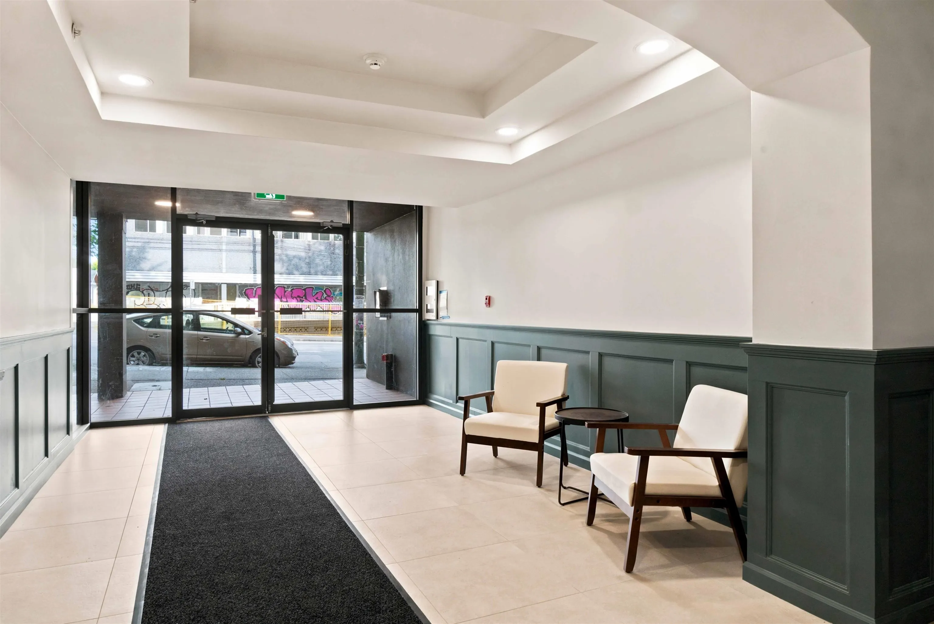 2928 Commercial Drive #301