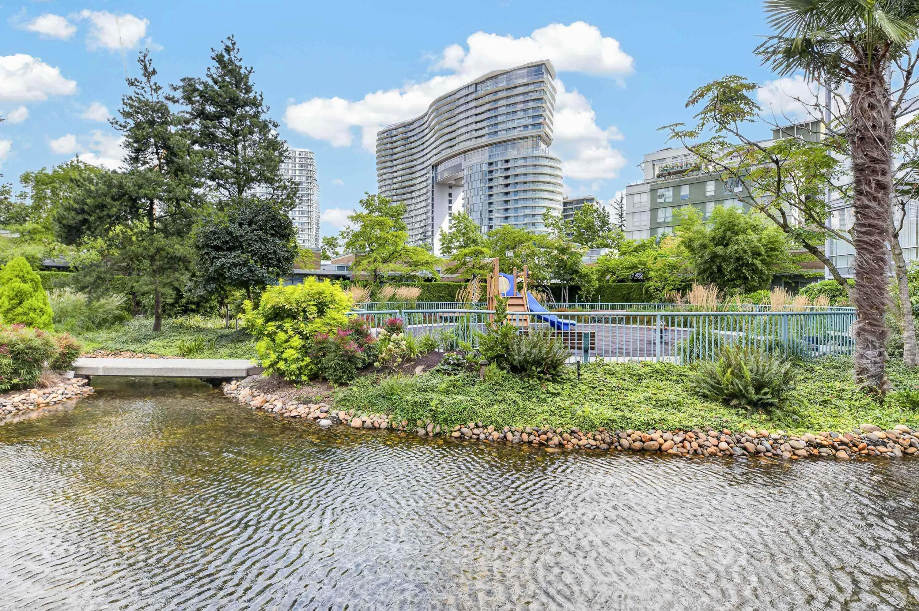 1033 Marinaside Crescent #3607