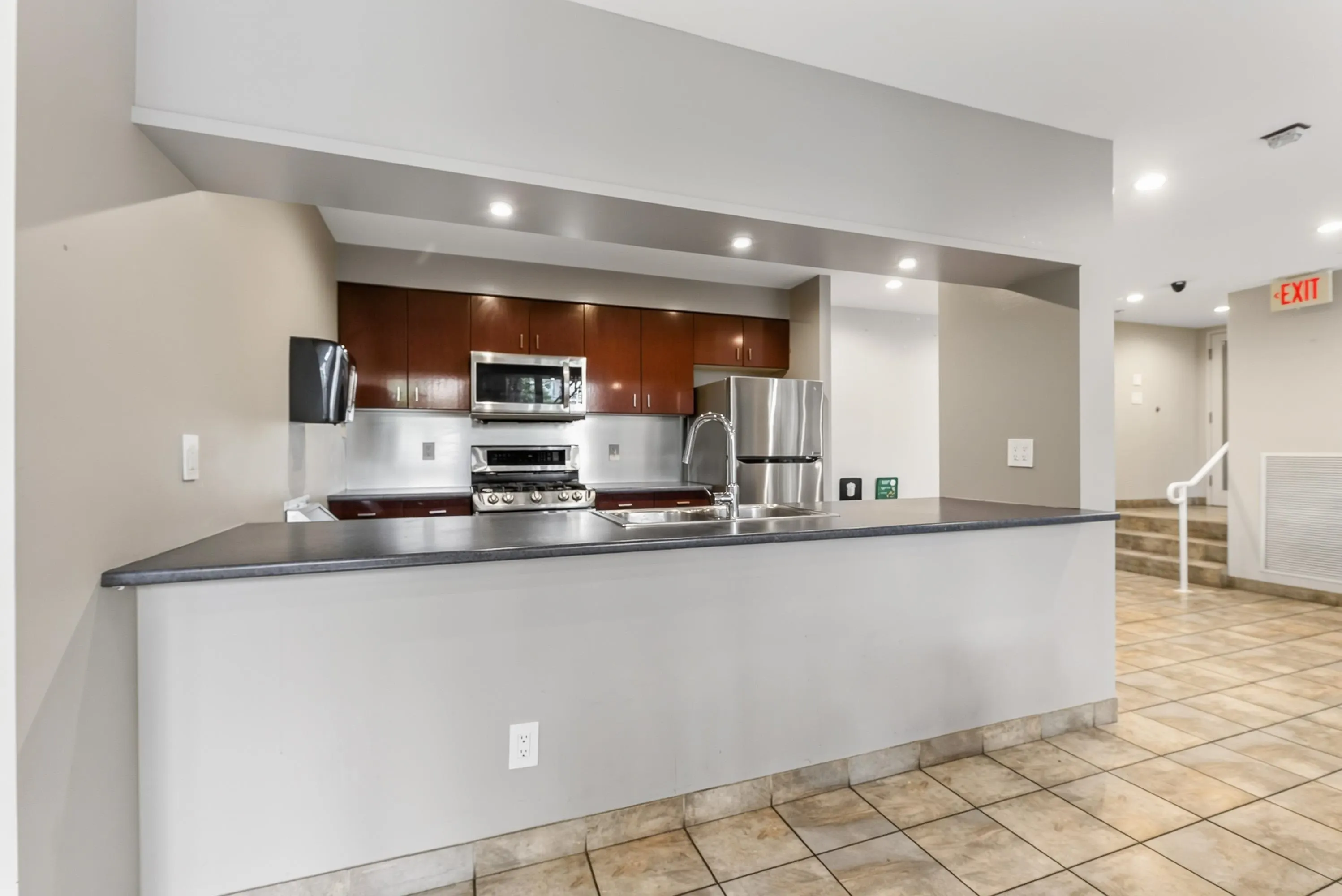 1033 Marinaside Crescent #3607