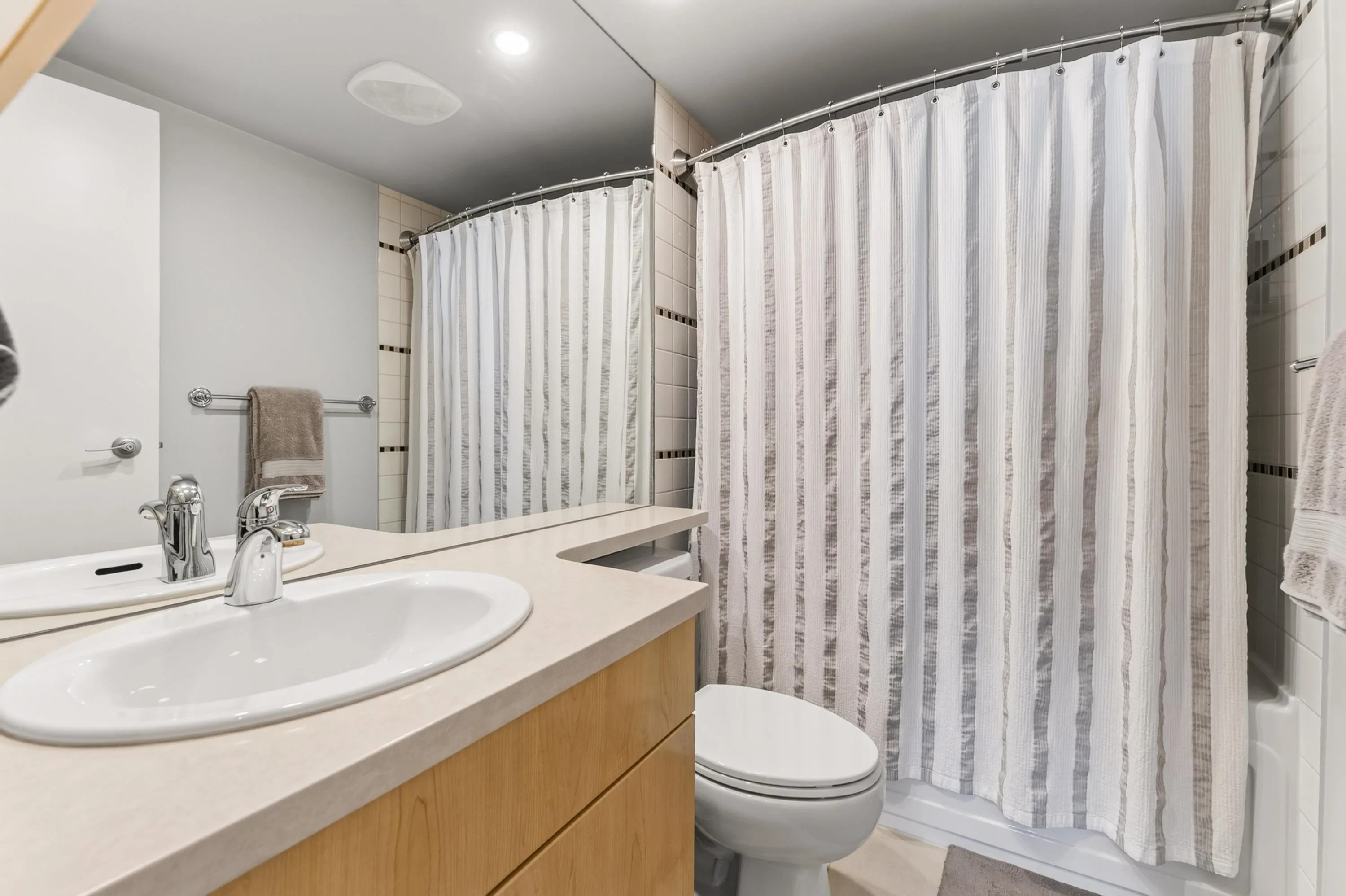 1033 Marinaside Crescent #3607