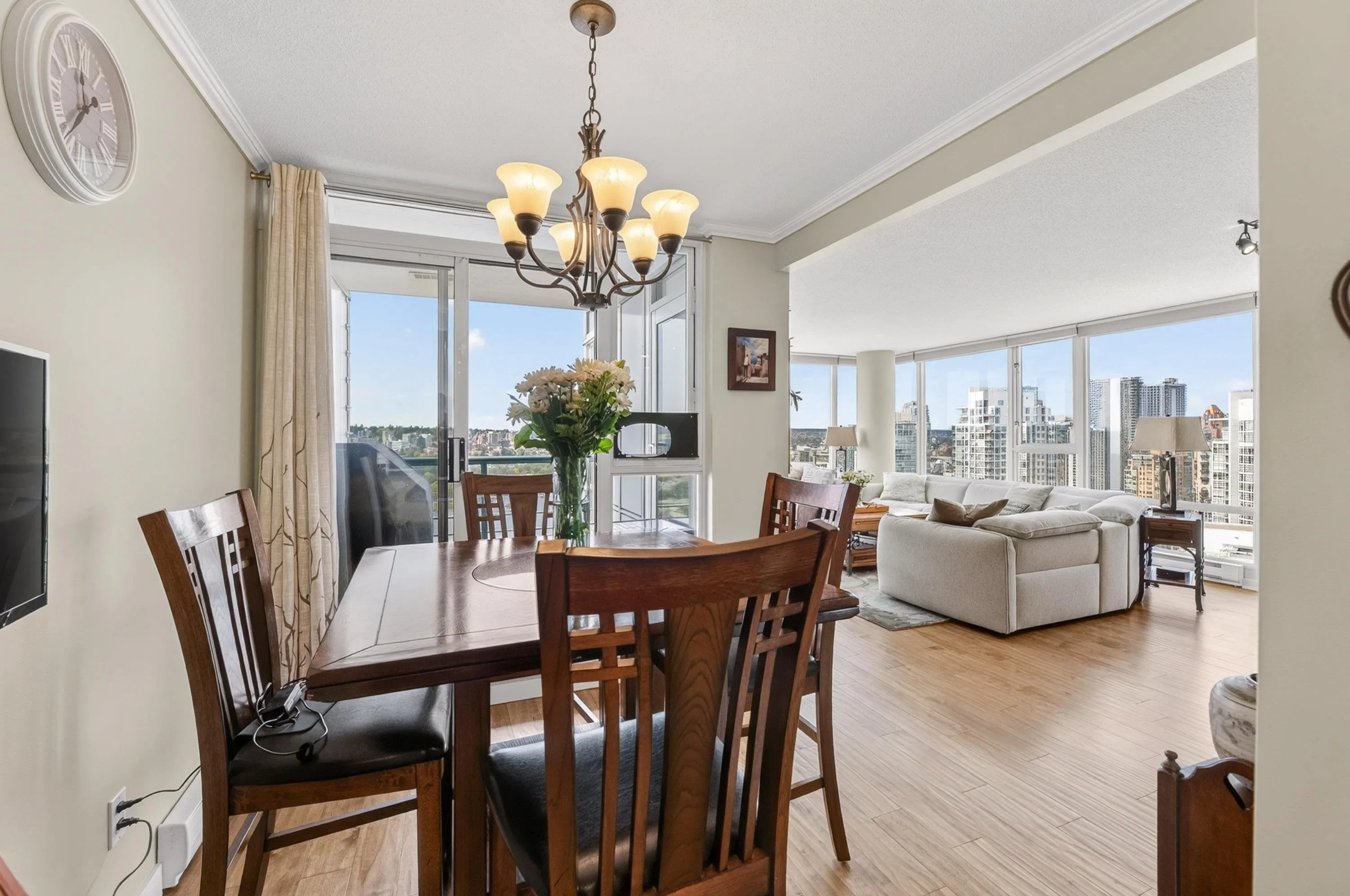1033 Marinaside Crescent #3607