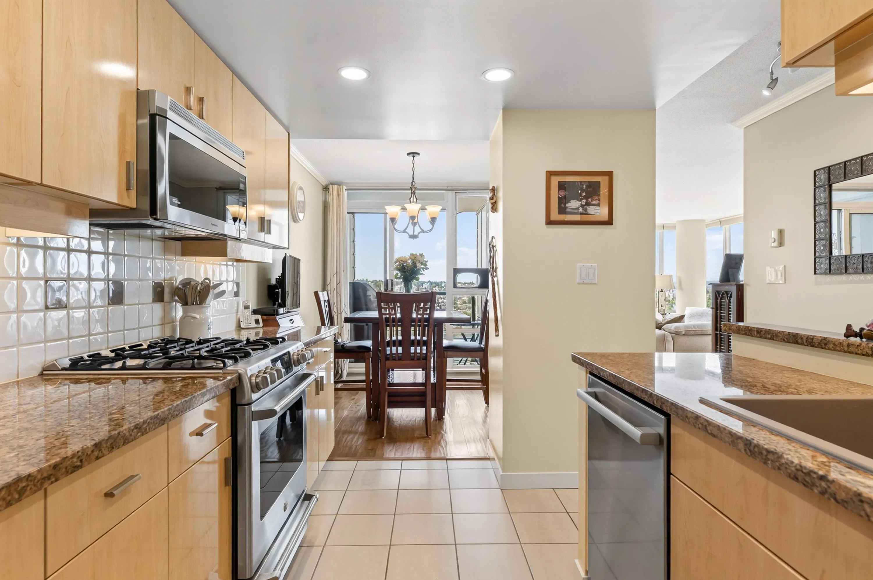 1033 Marinaside Crescent #3607