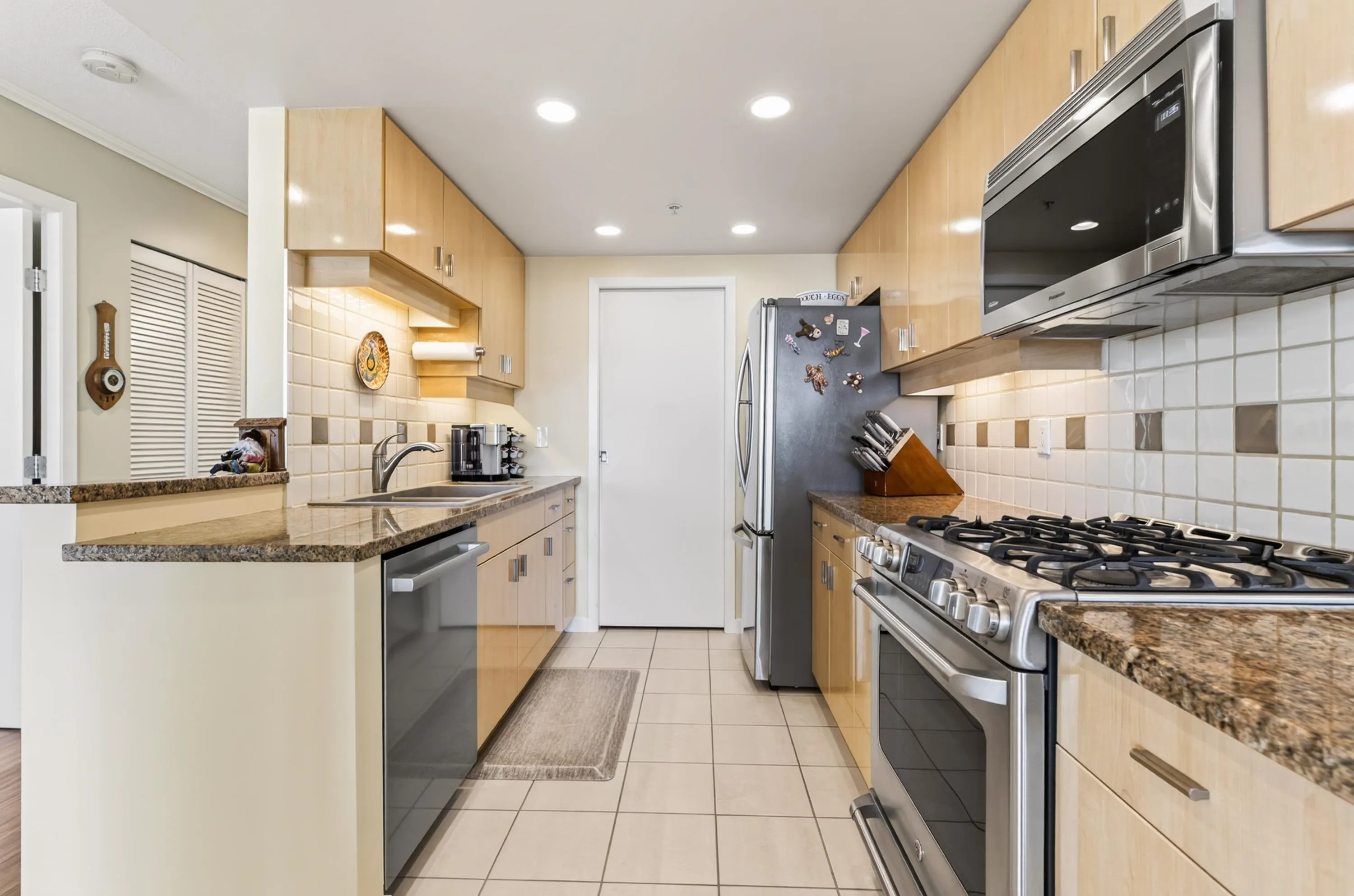 1033 Marinaside Crescent #3607