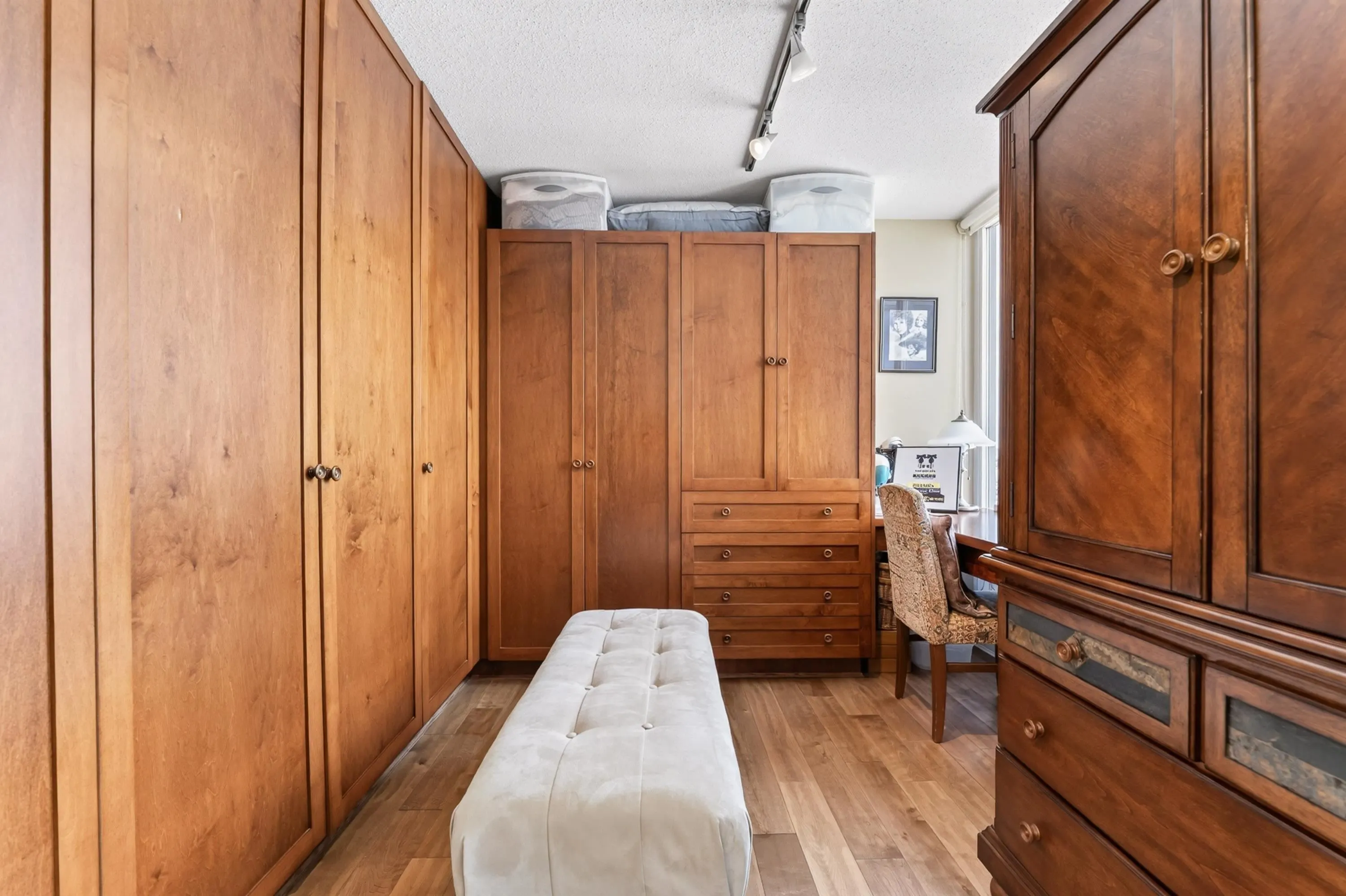 1033 Marinaside Crescent #3607