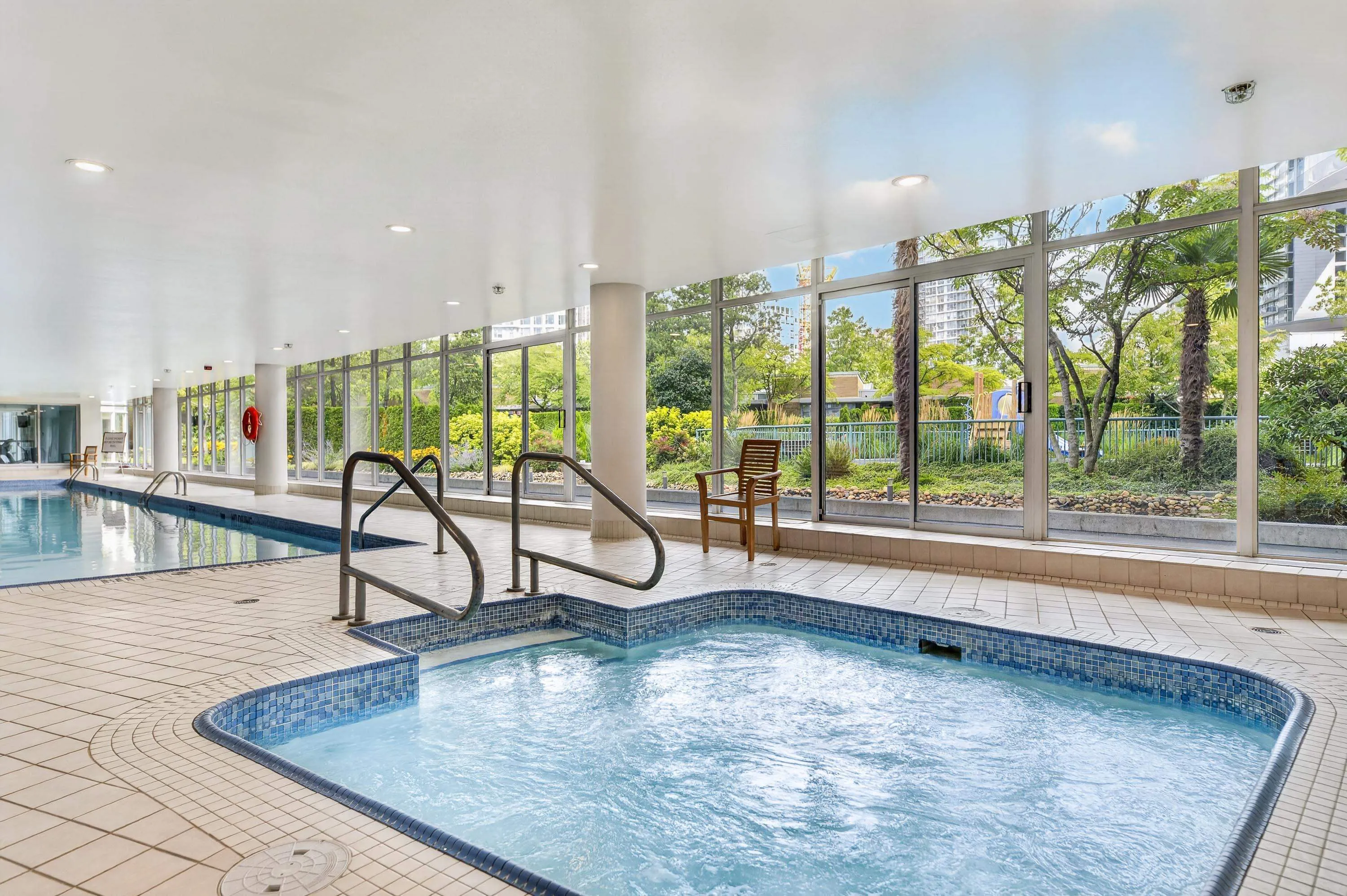 1033 Marinaside Crescent #3607
