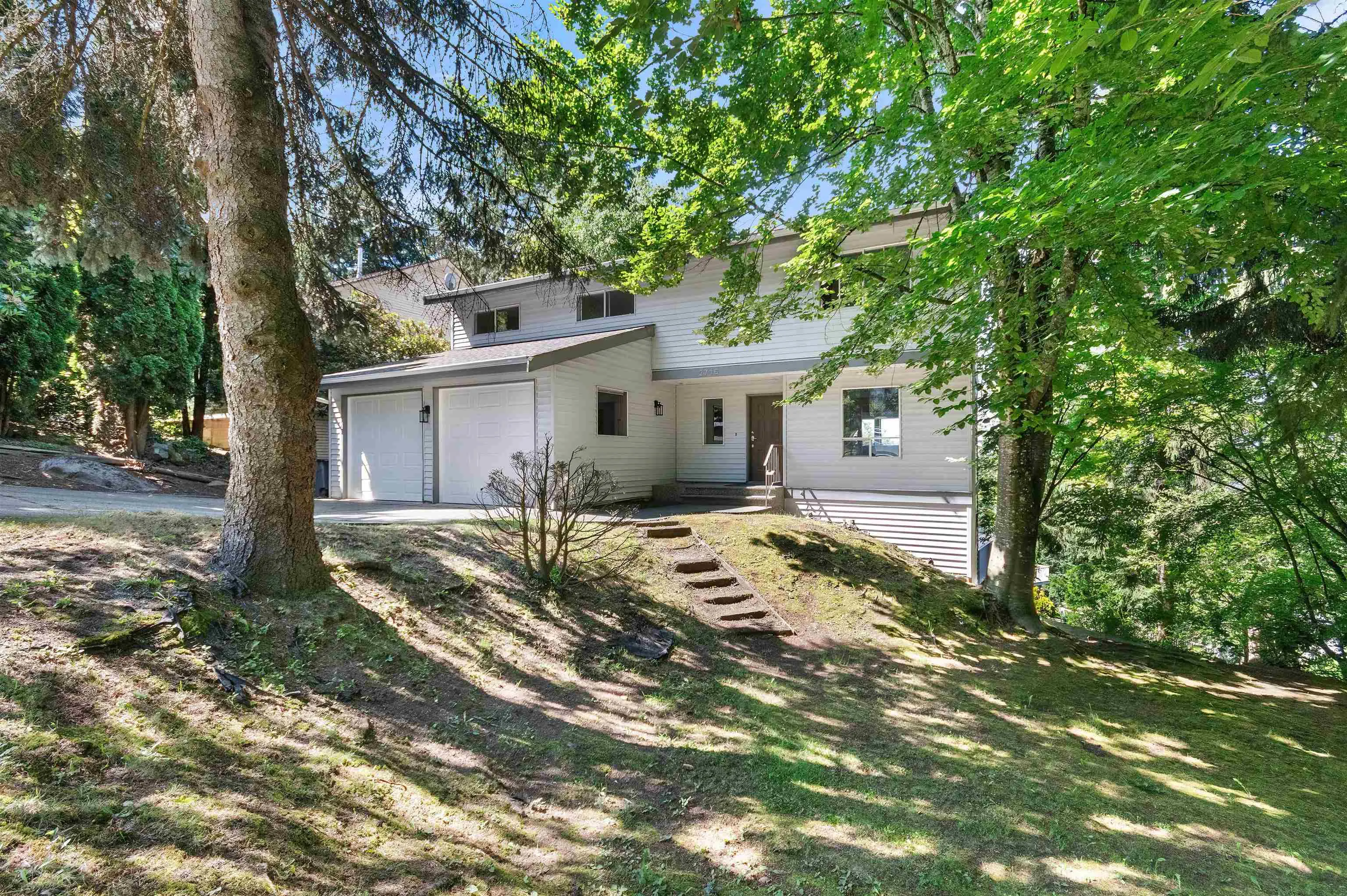 2716 St Moritz Way