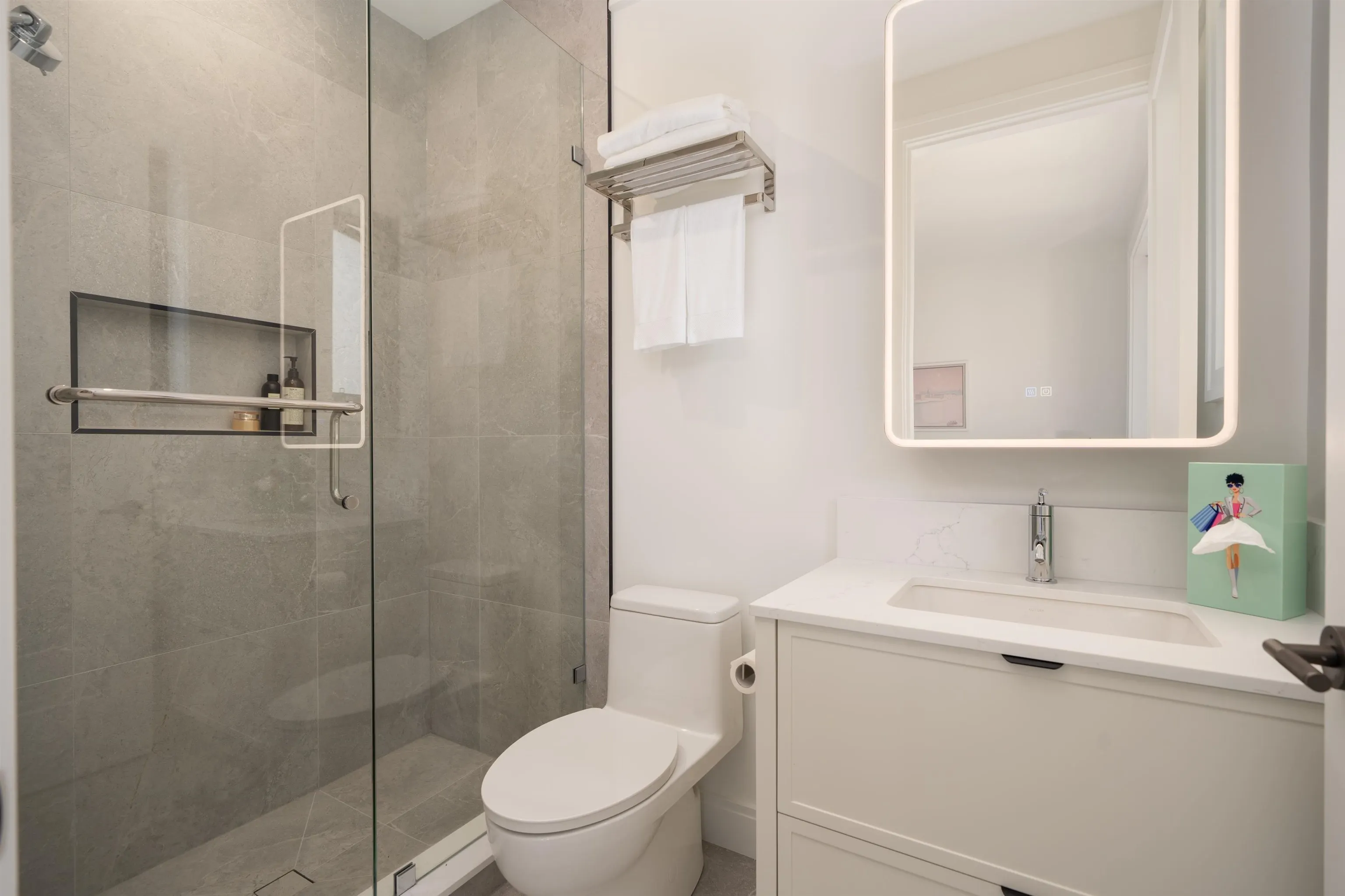 1592 Nanton Avenue #1