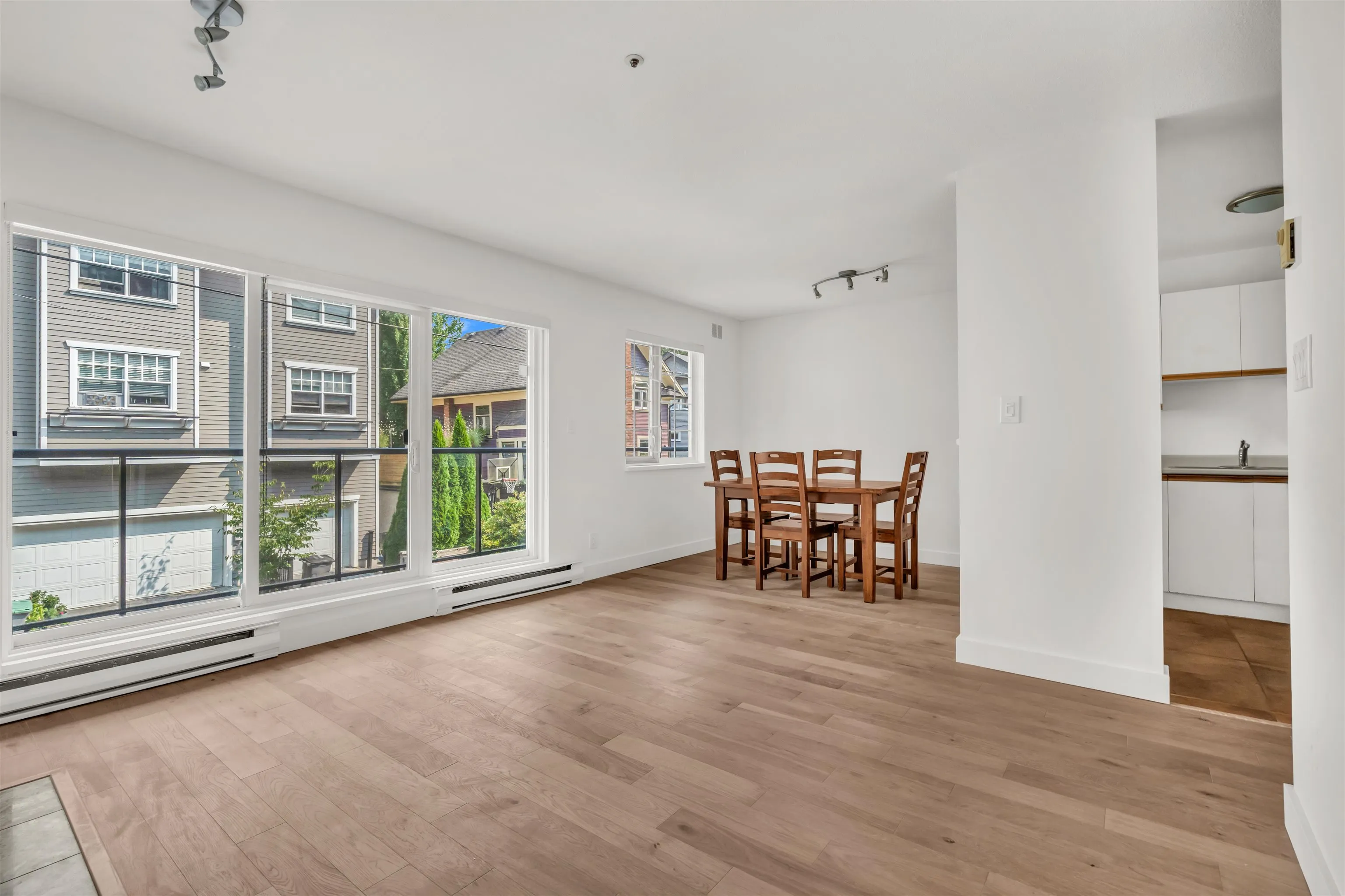833 W 16th Avenue #204