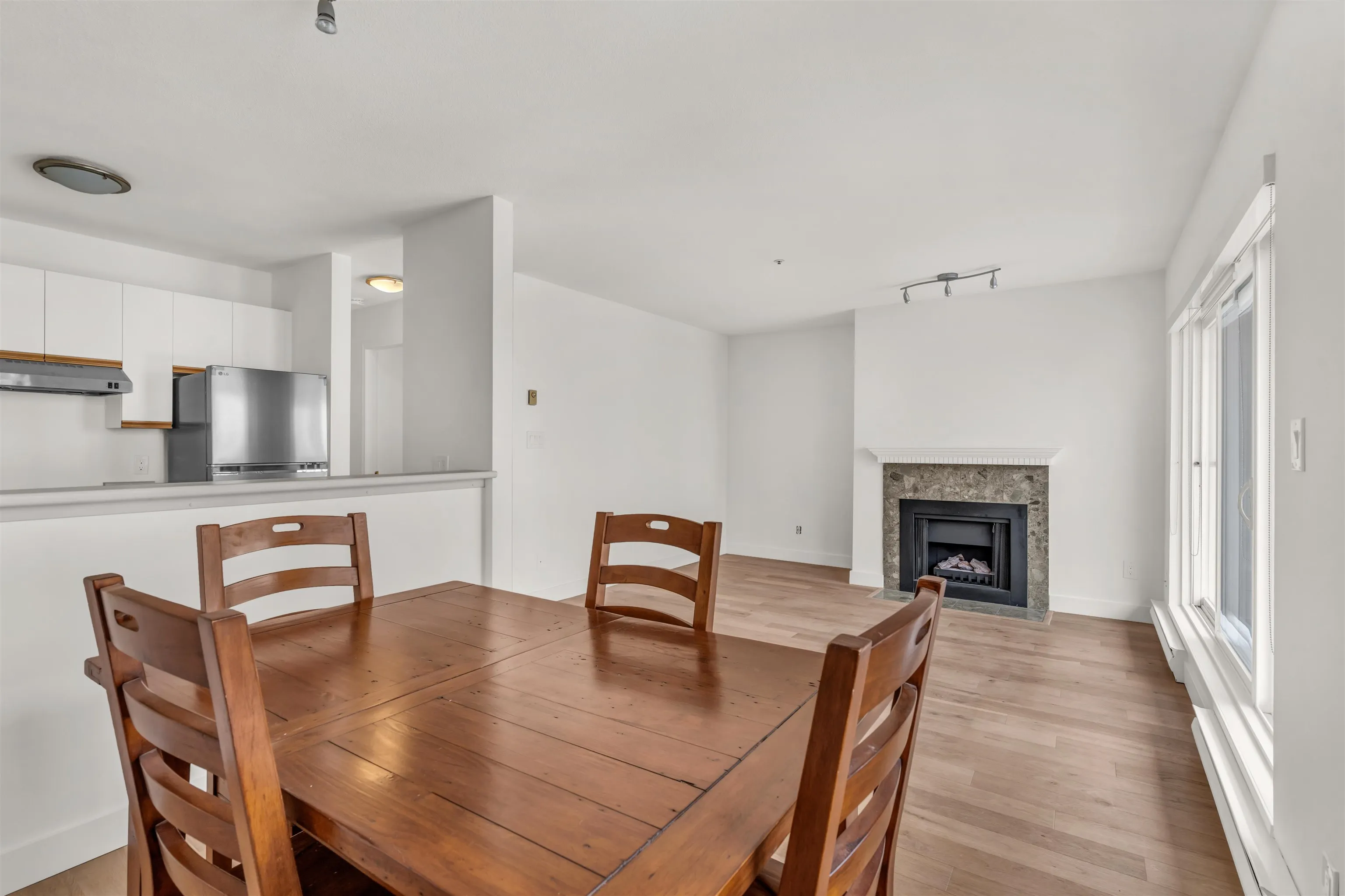 833 W 16th Avenue #204