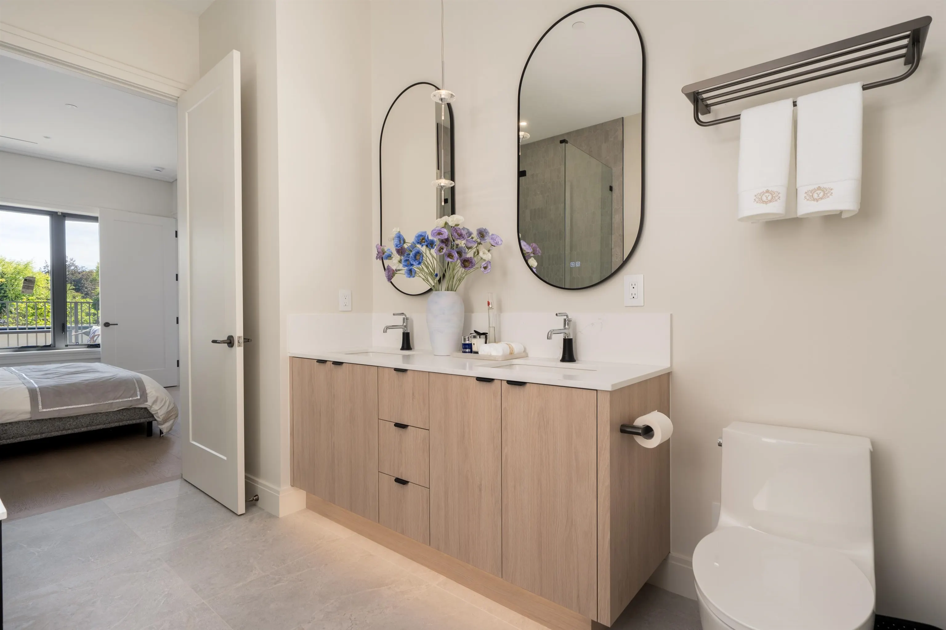 1592 Nanton Avenue #2