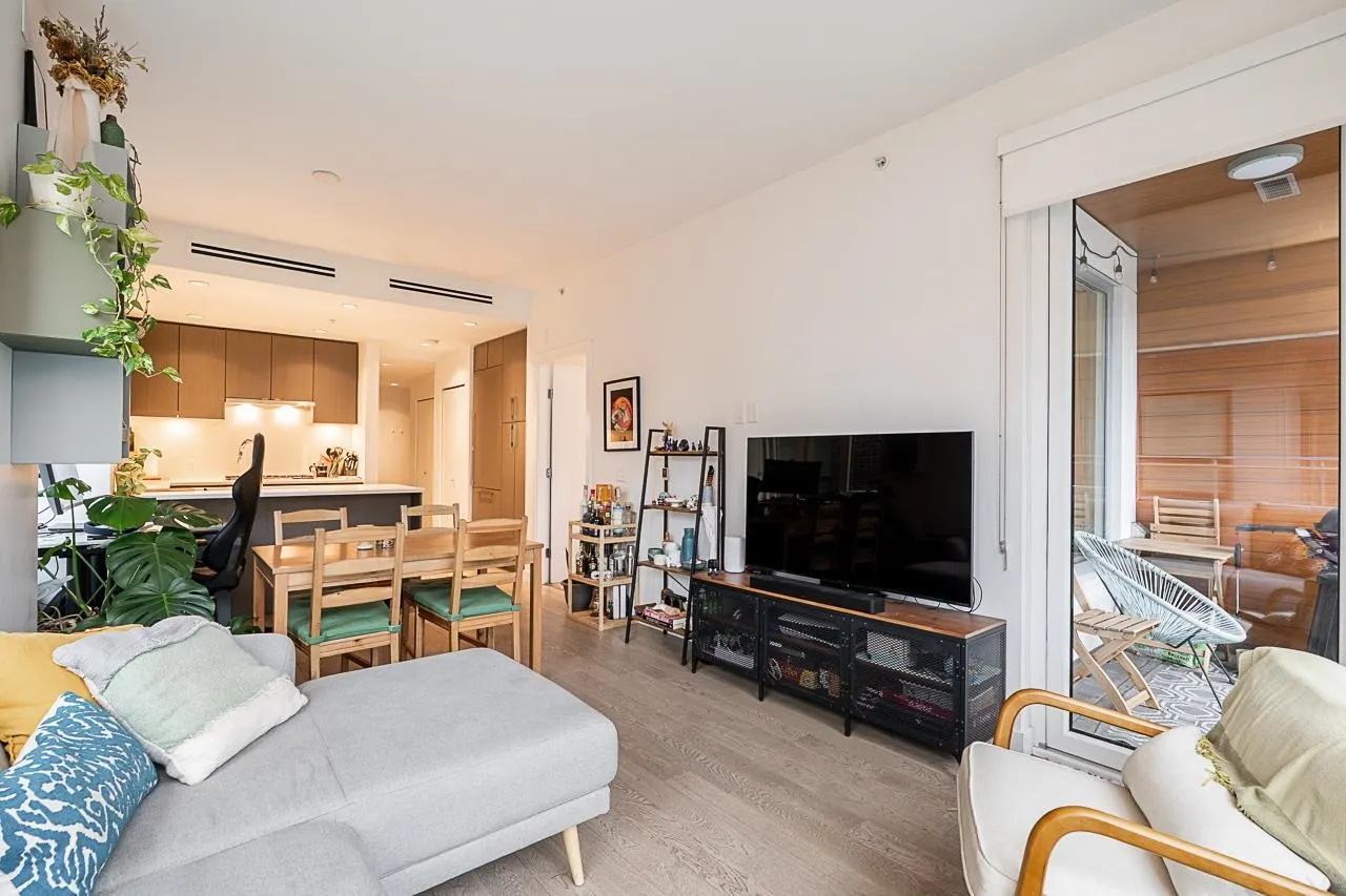489 W 26th Avenue #108
