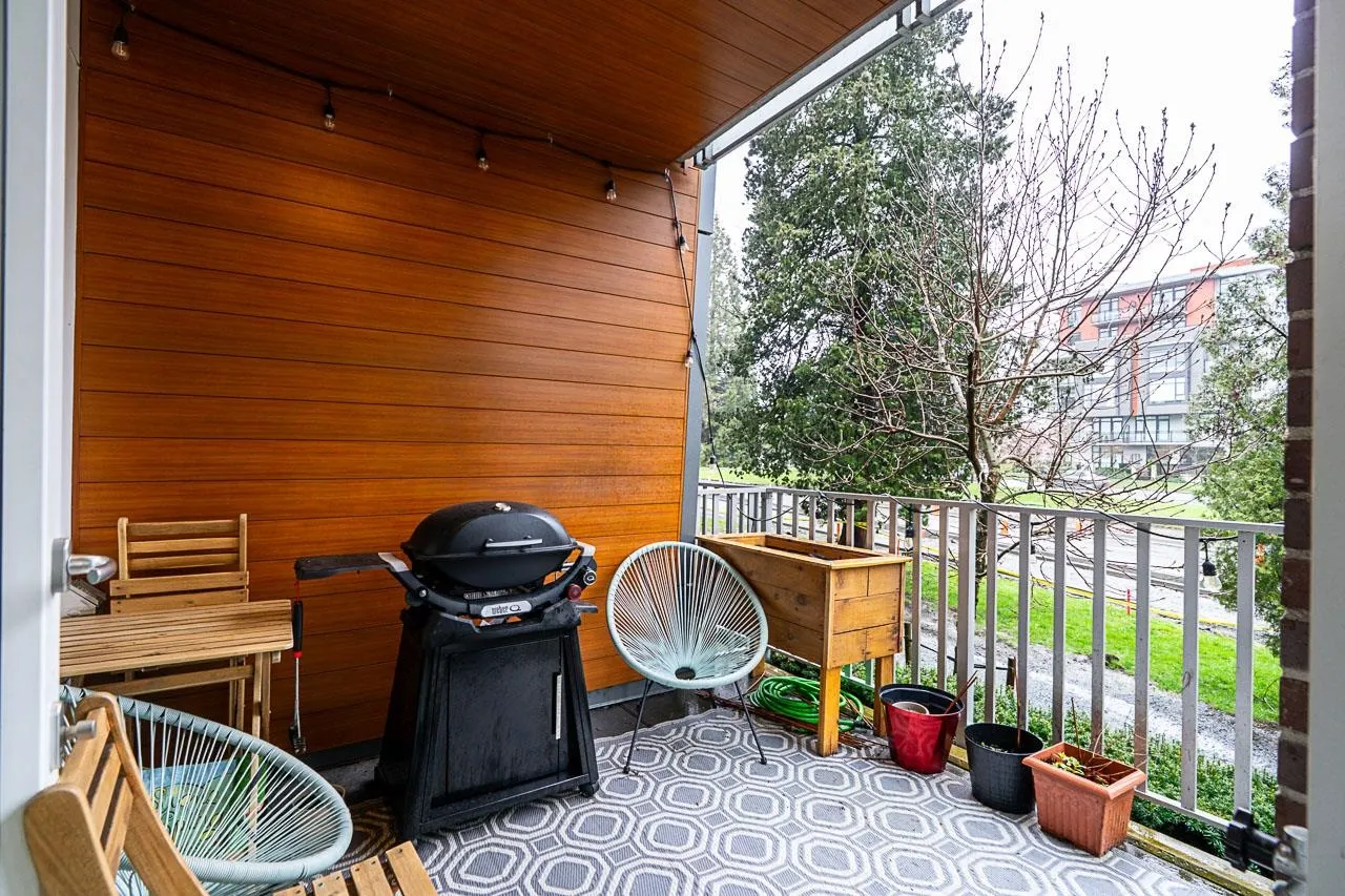 489 W 26th Avenue #108