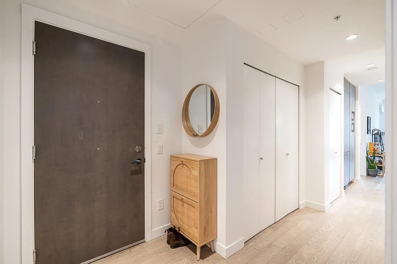 489 W 26th Avenue #108