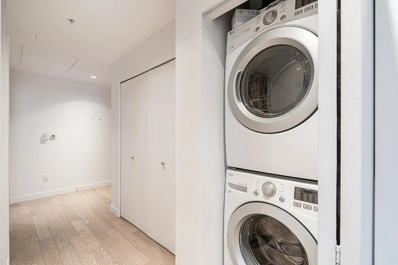 489 W 26th Avenue #108