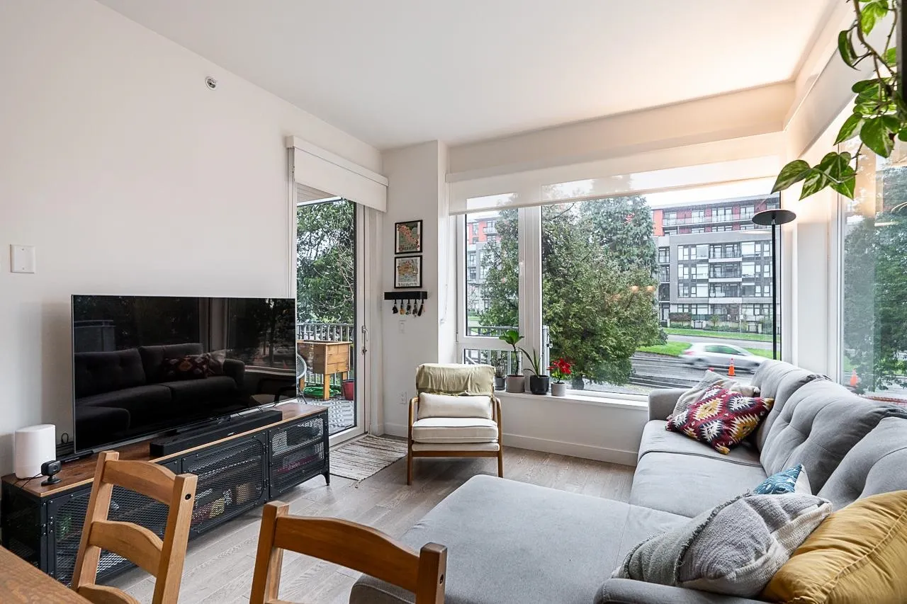 489 W 26th Avenue #108